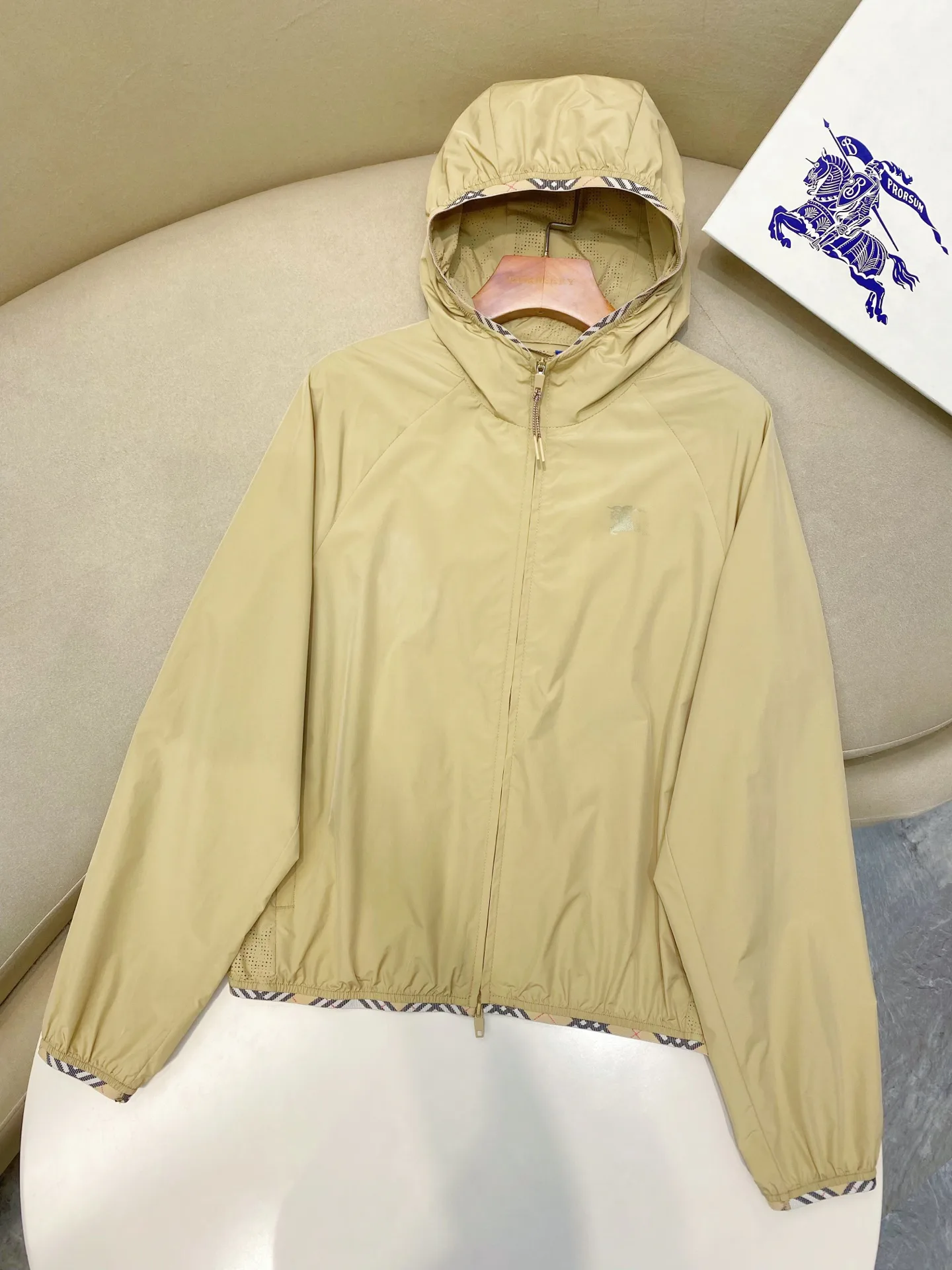 Куртки И Пуховики Женские Burberry 18206388