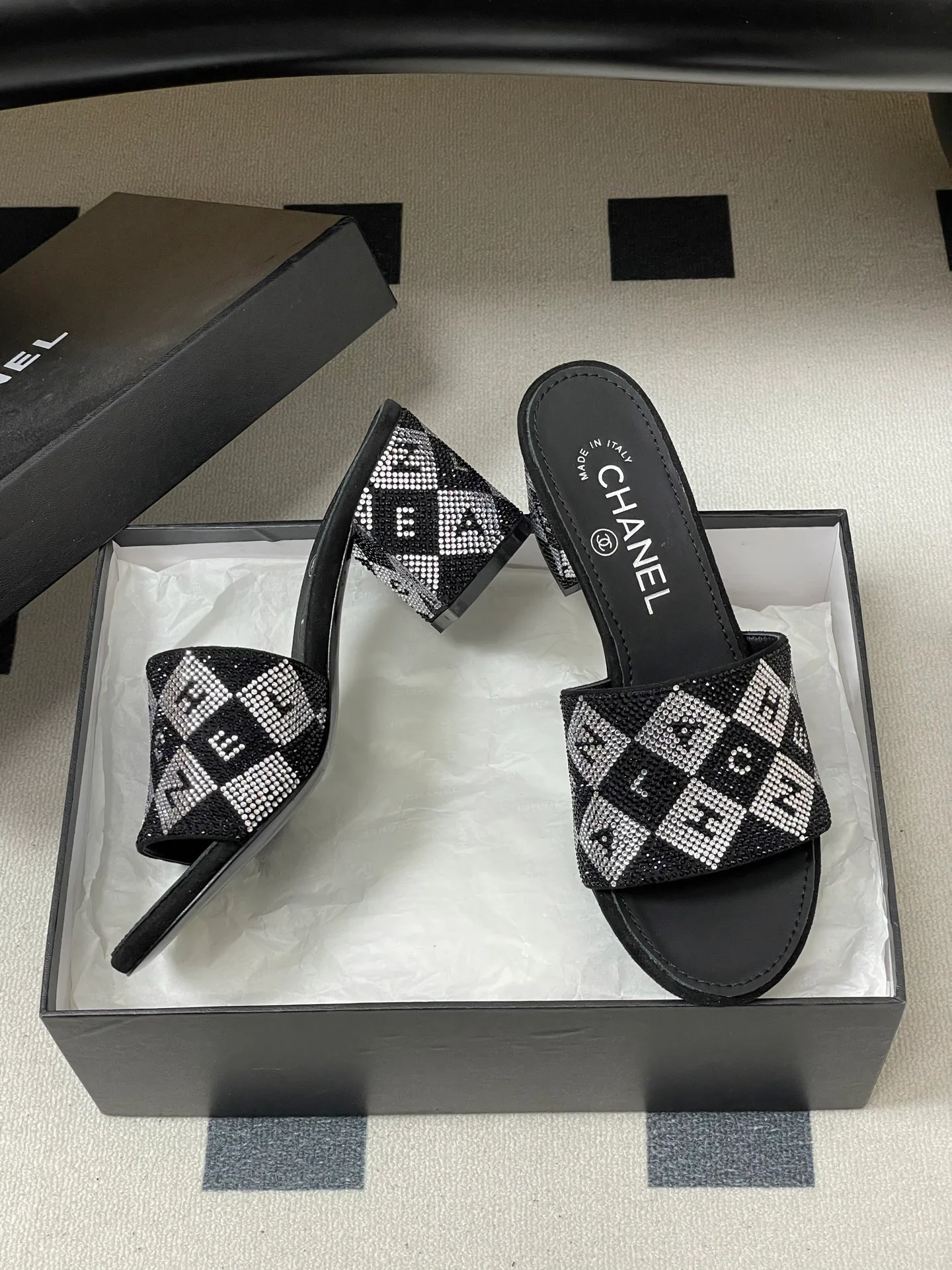 Босоножки Женские Chanel 10993954