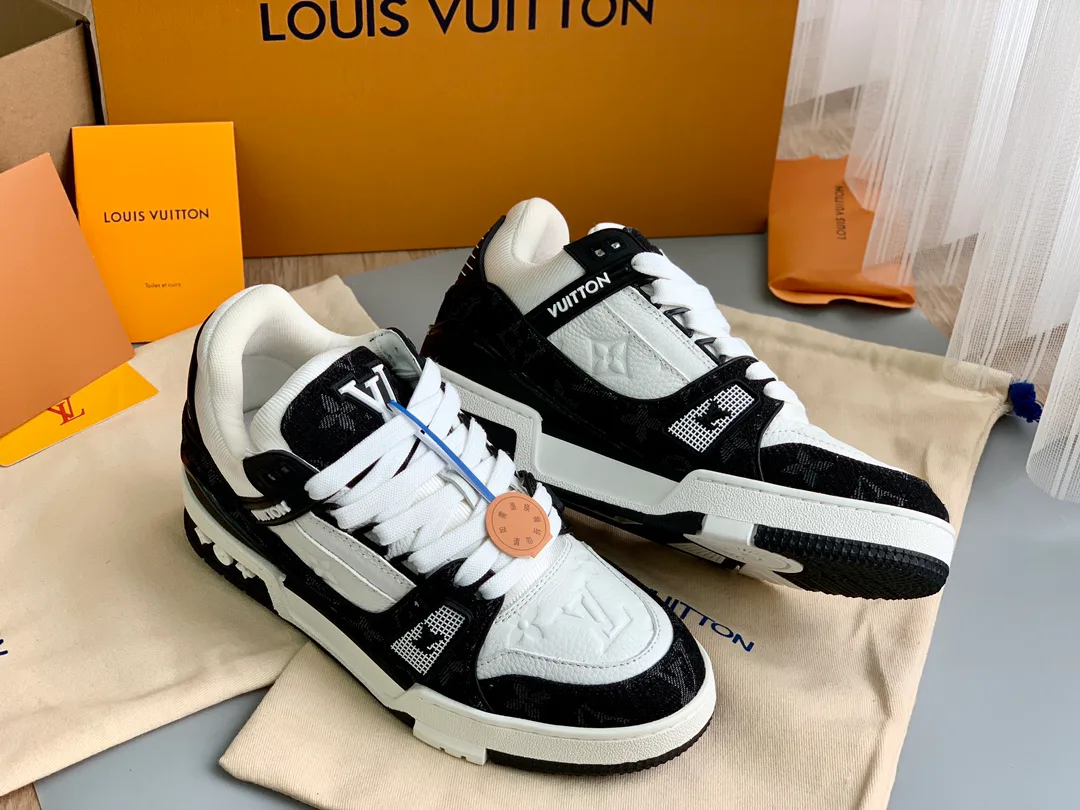 Кроссовки Женские Louis Vuitton 18014129