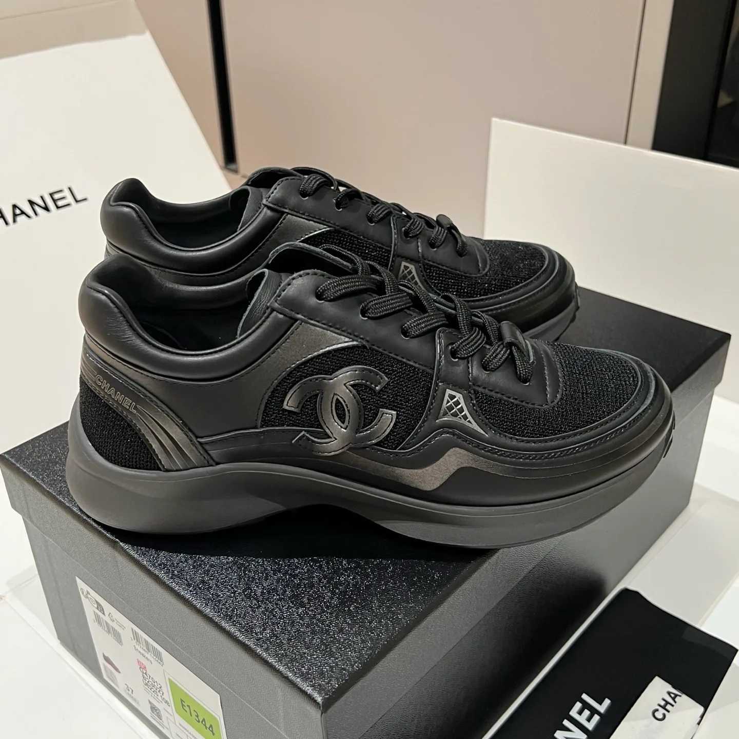 Кроссовки Женские Chanel 12827631