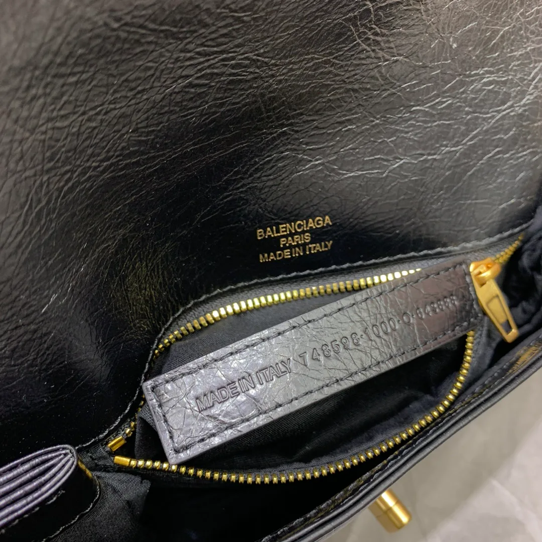 Классические Сумки Женские Balenciaga 18136445