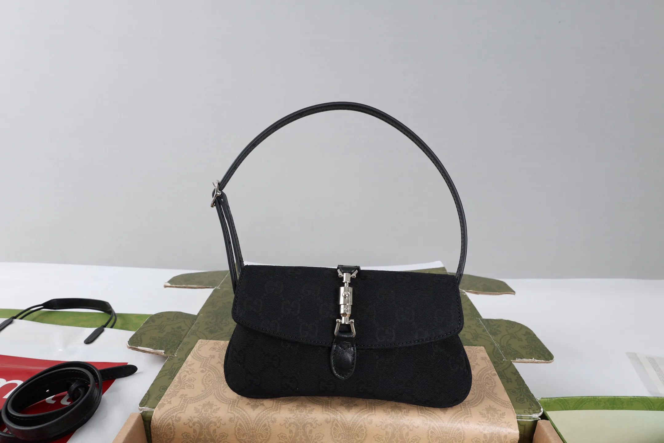 Классические Сумки Женские Gucci 11762196