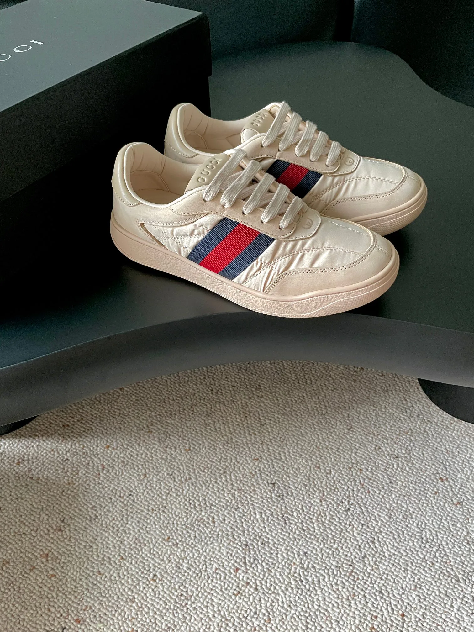 Кроссовки Женские Gucci 18766073