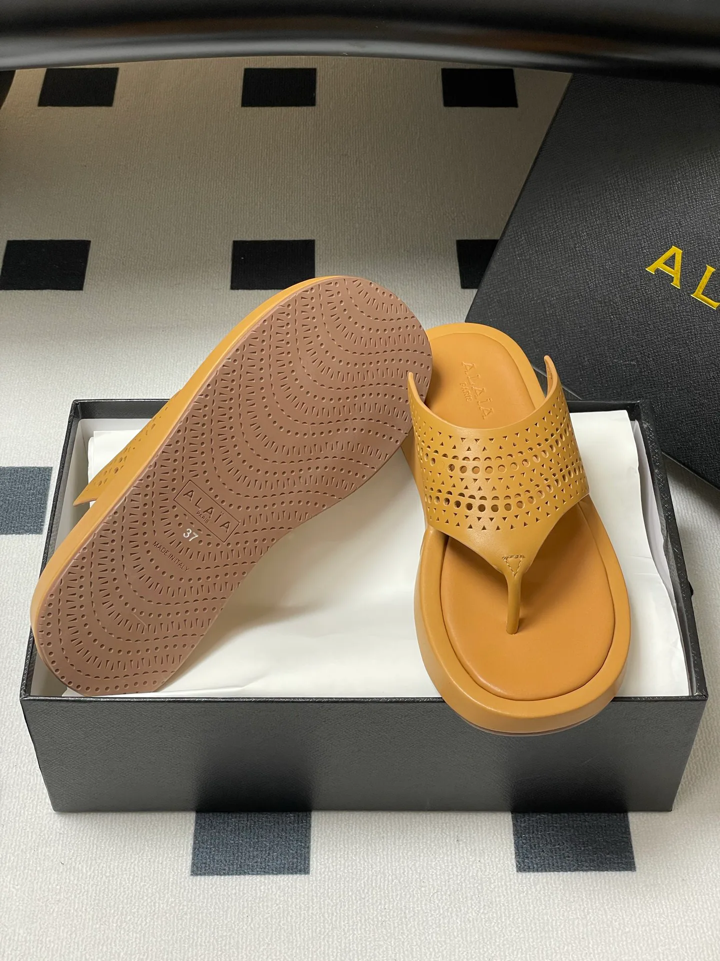 Шлепанцы Женские Alaia 22787