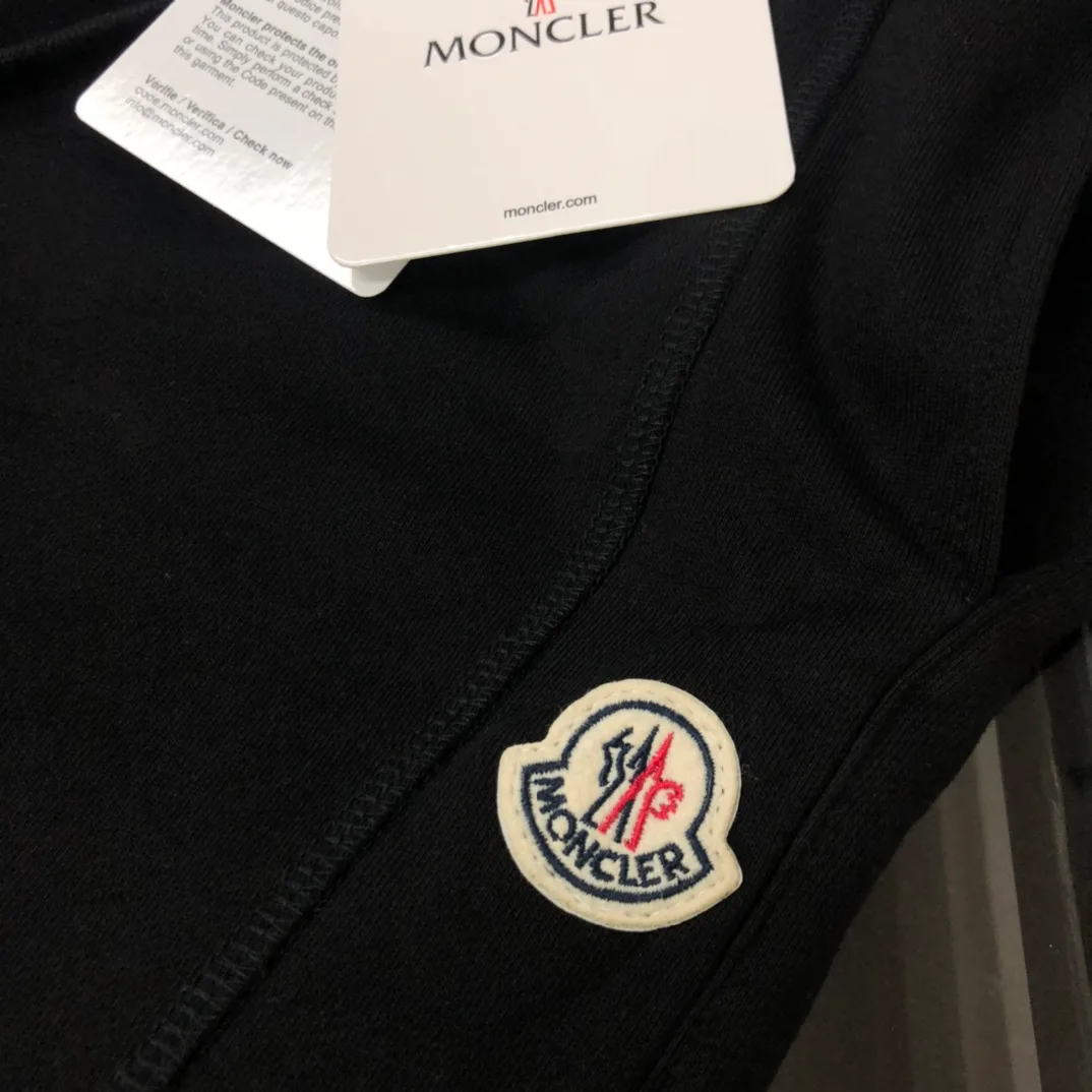 Шорты Женские Moncler 11615948