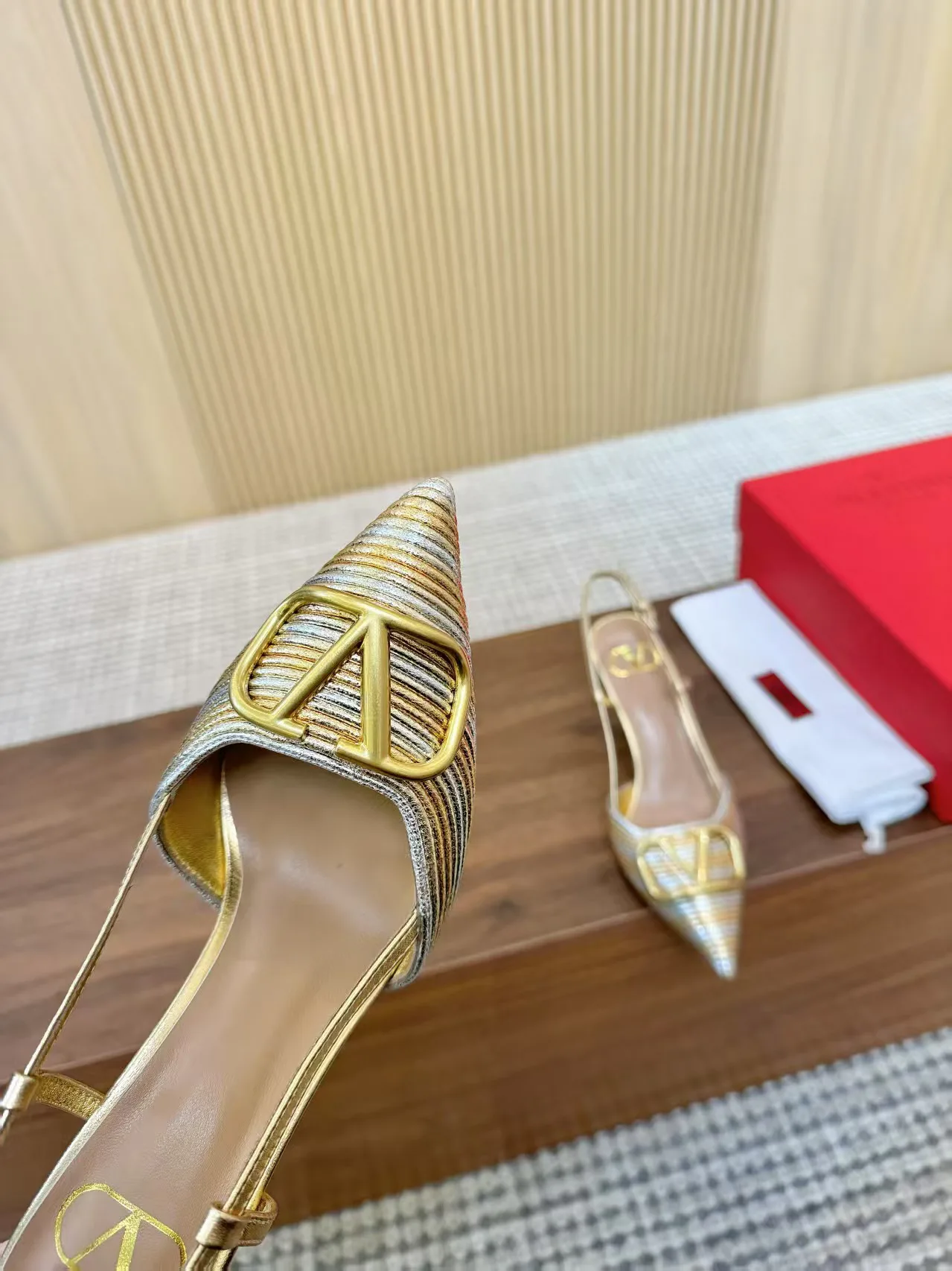 Босоножки Женские Valentino 17956881