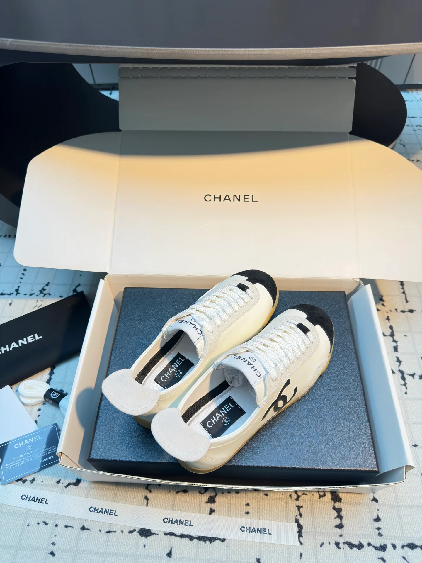 Кроссовки Женские Chanel 10468533