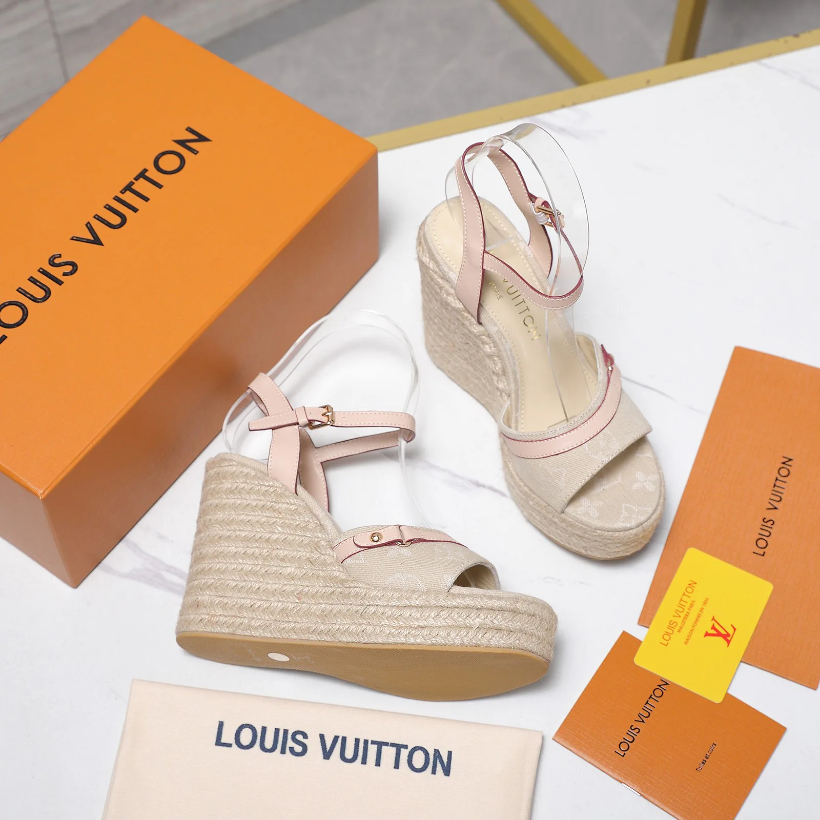 Босоножки Женские Louis Vuitton 13542434