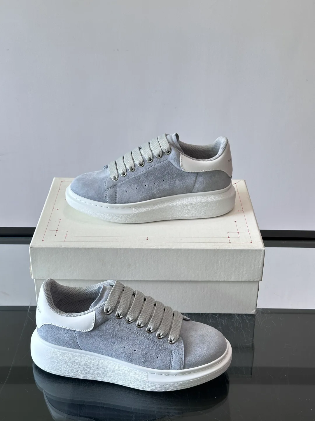 Кроссовки Женские Alexander Mcqueen 17447546