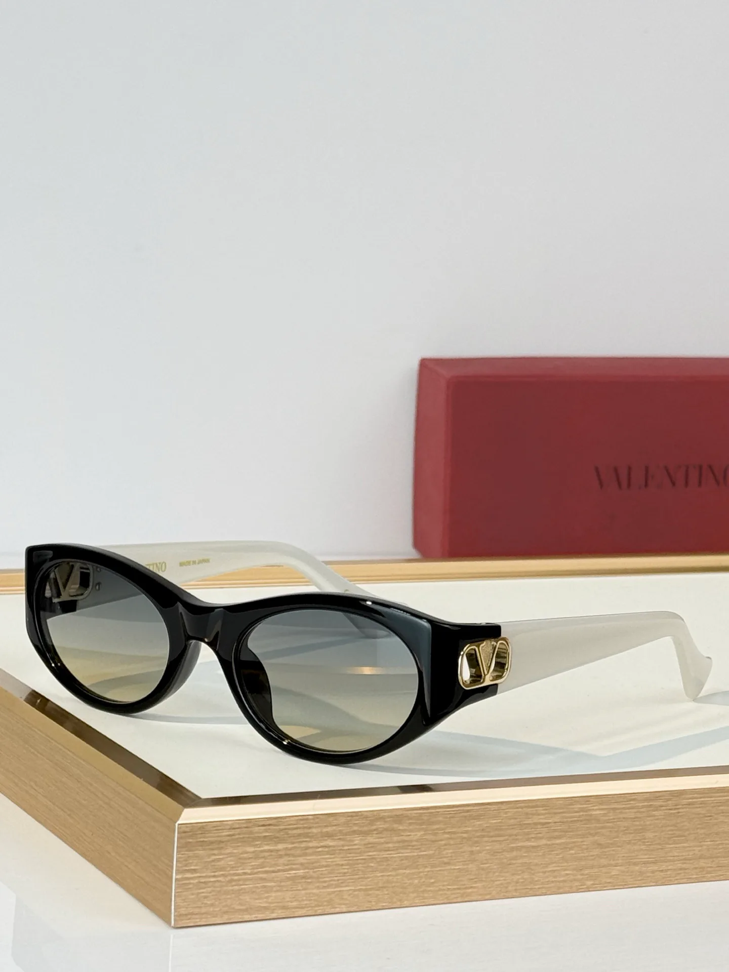 Очки Valentino 18118131