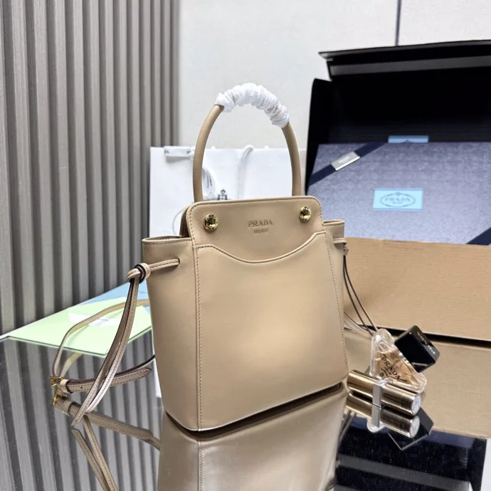 Классические Сумки Женские Prada 13332200