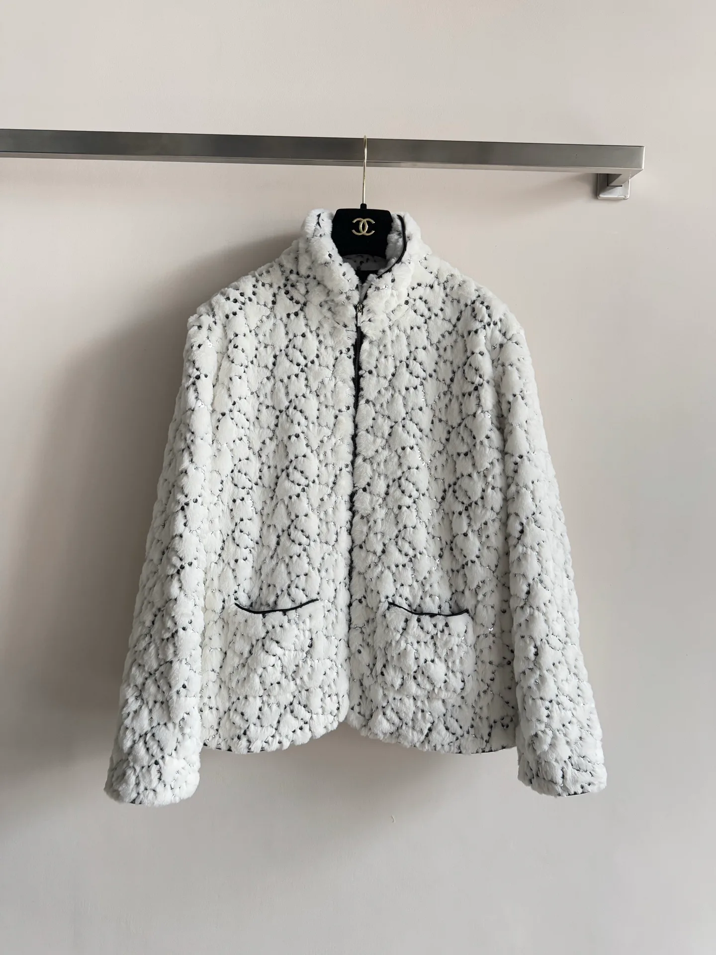 Куртки И Пуховики Женские Chanel 1871502