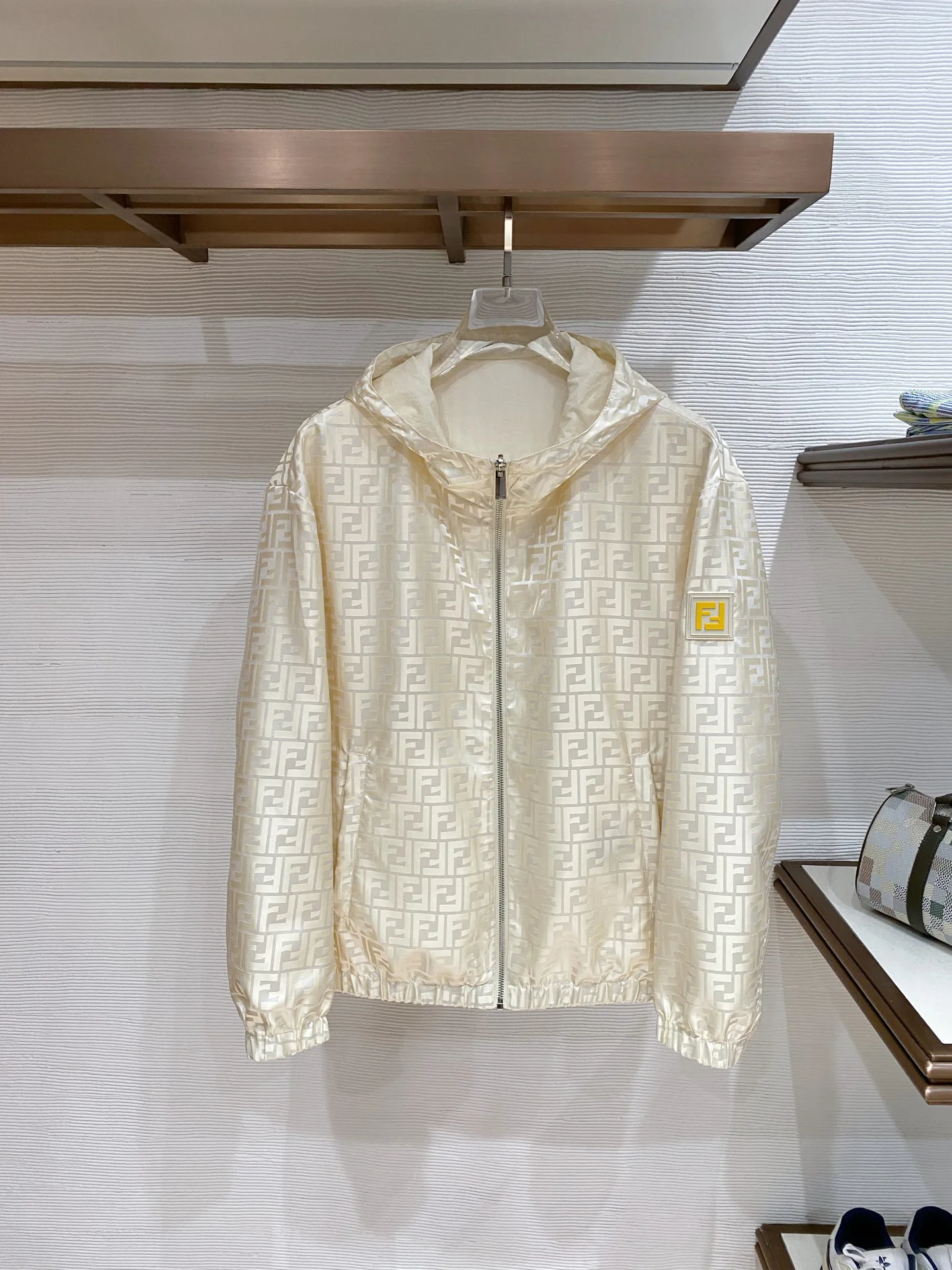 Пальто И Тренчи Мужские Fendi 11540812