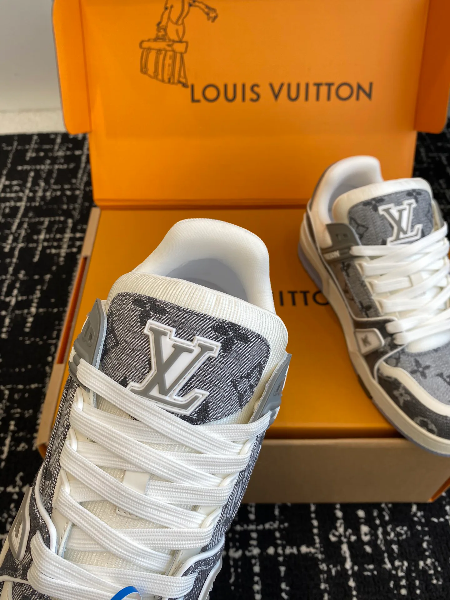 Кроссовки Женские Louis Vuitton 29902