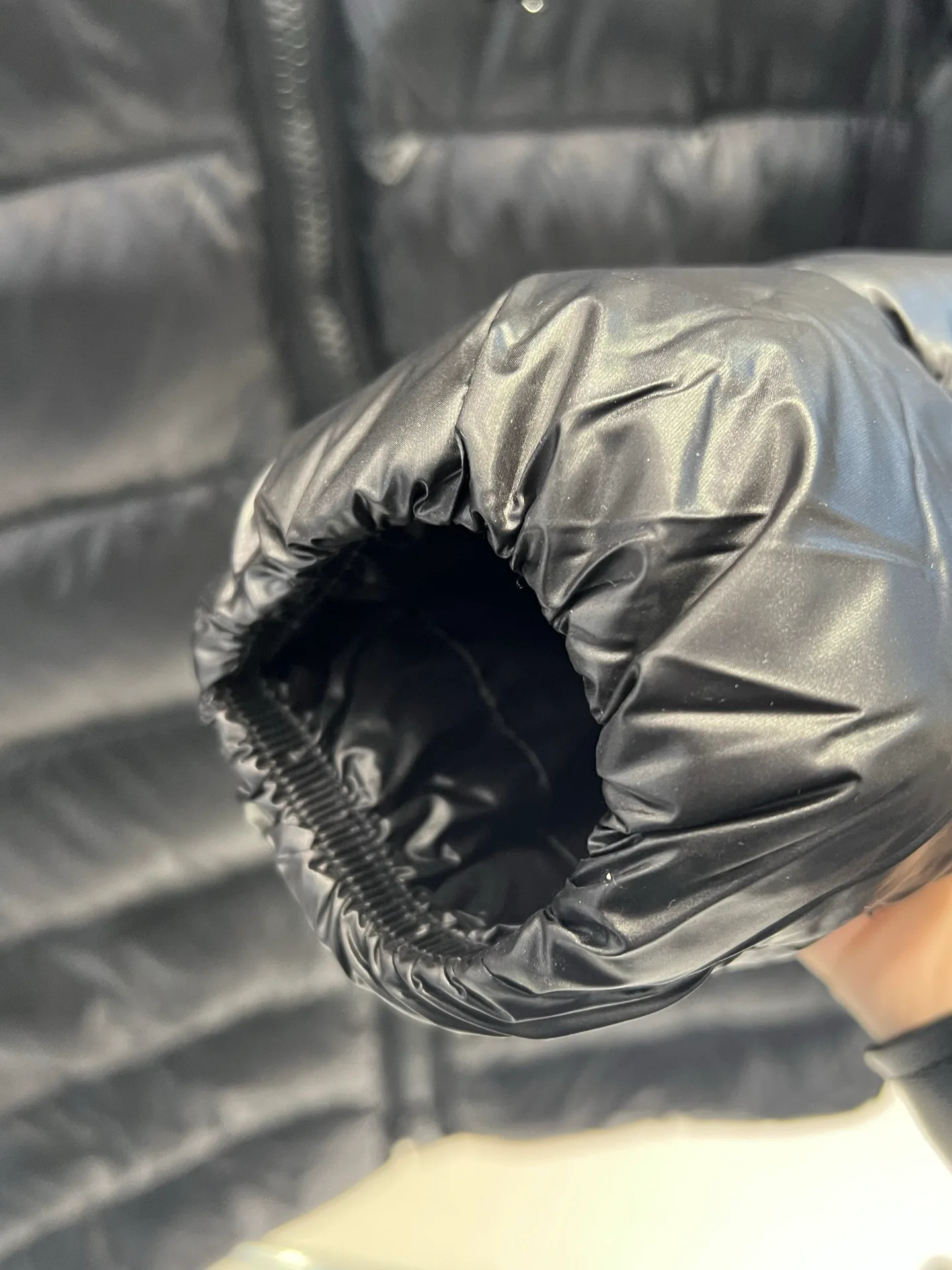 Куртки И Пуховики Мужские Moncler 18231604