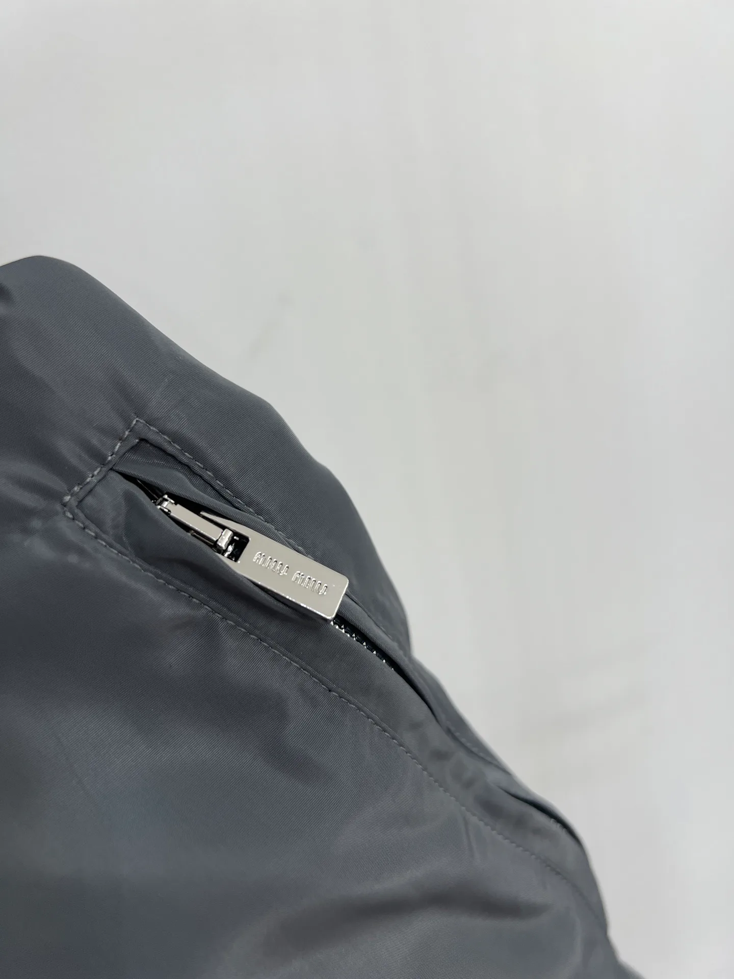 Куртки И Пуховики Женские Miu Miu 11185485