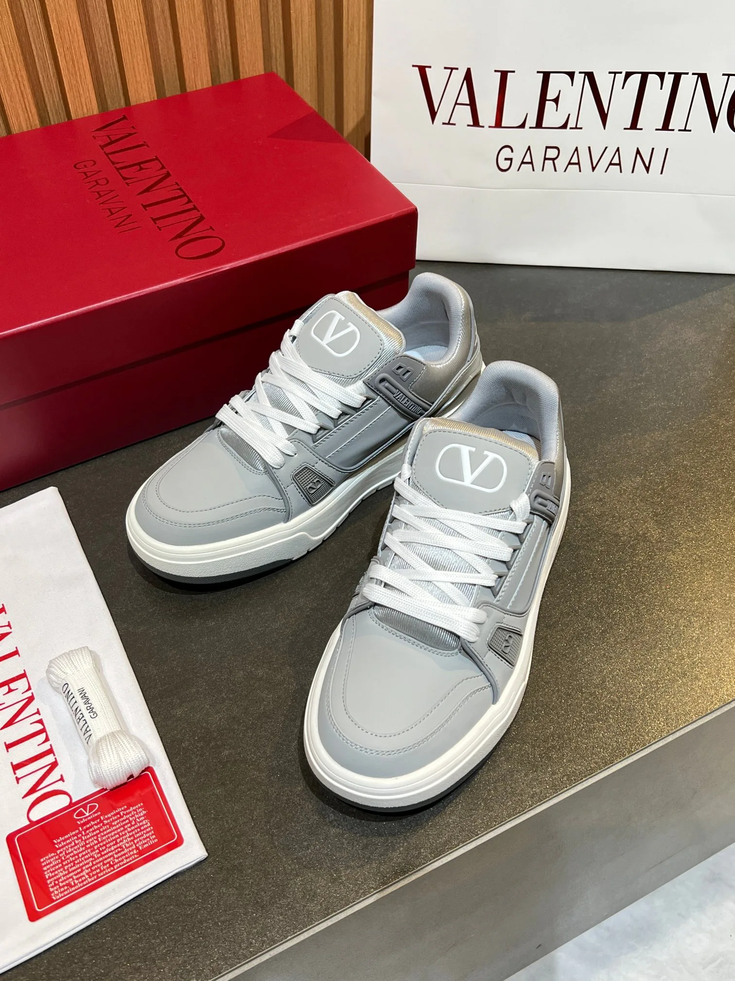 Кроссовки Женские Valentino 11575956