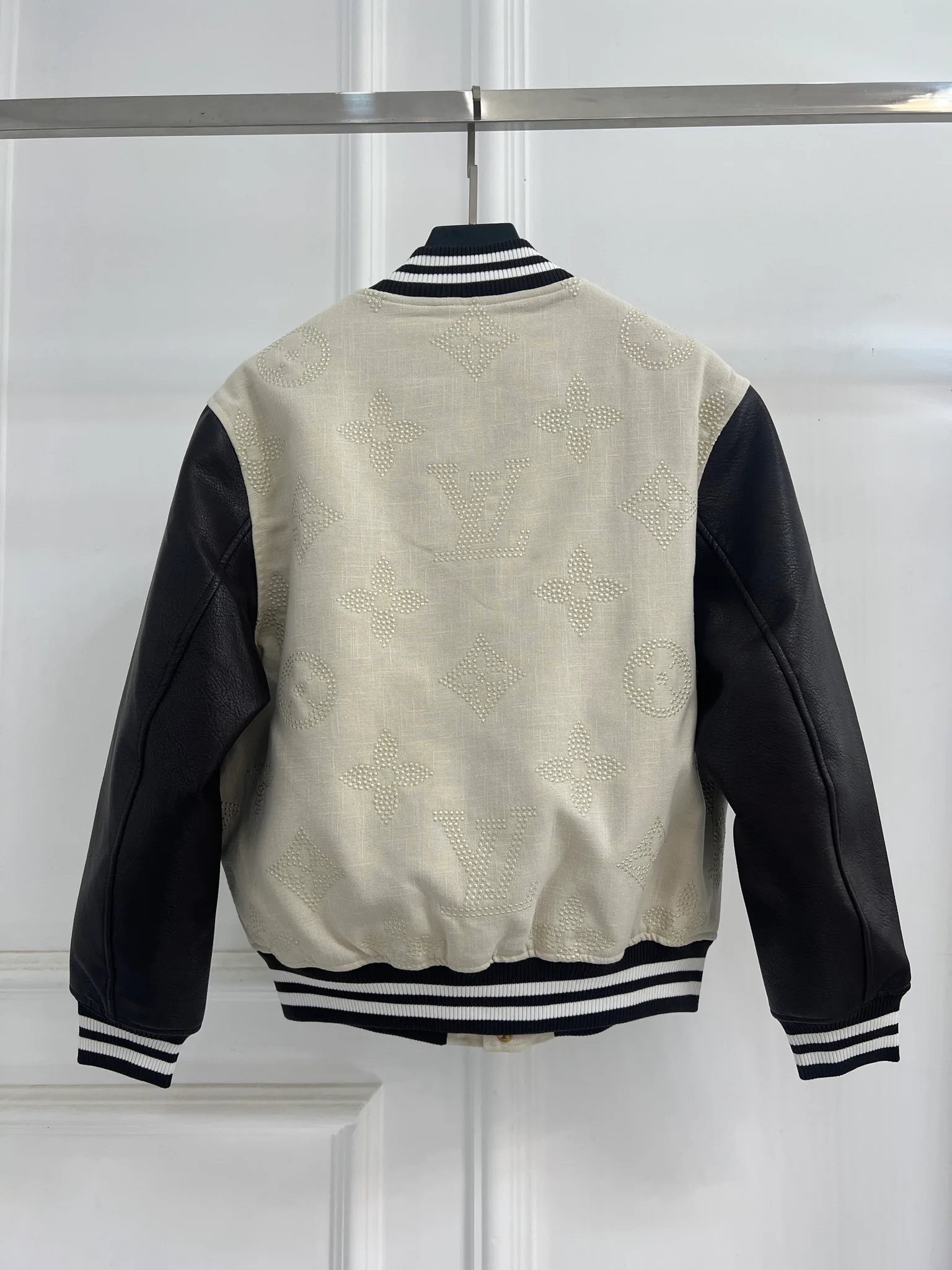 Куртки И Пуховики Мужские Louis Vuitton 5630