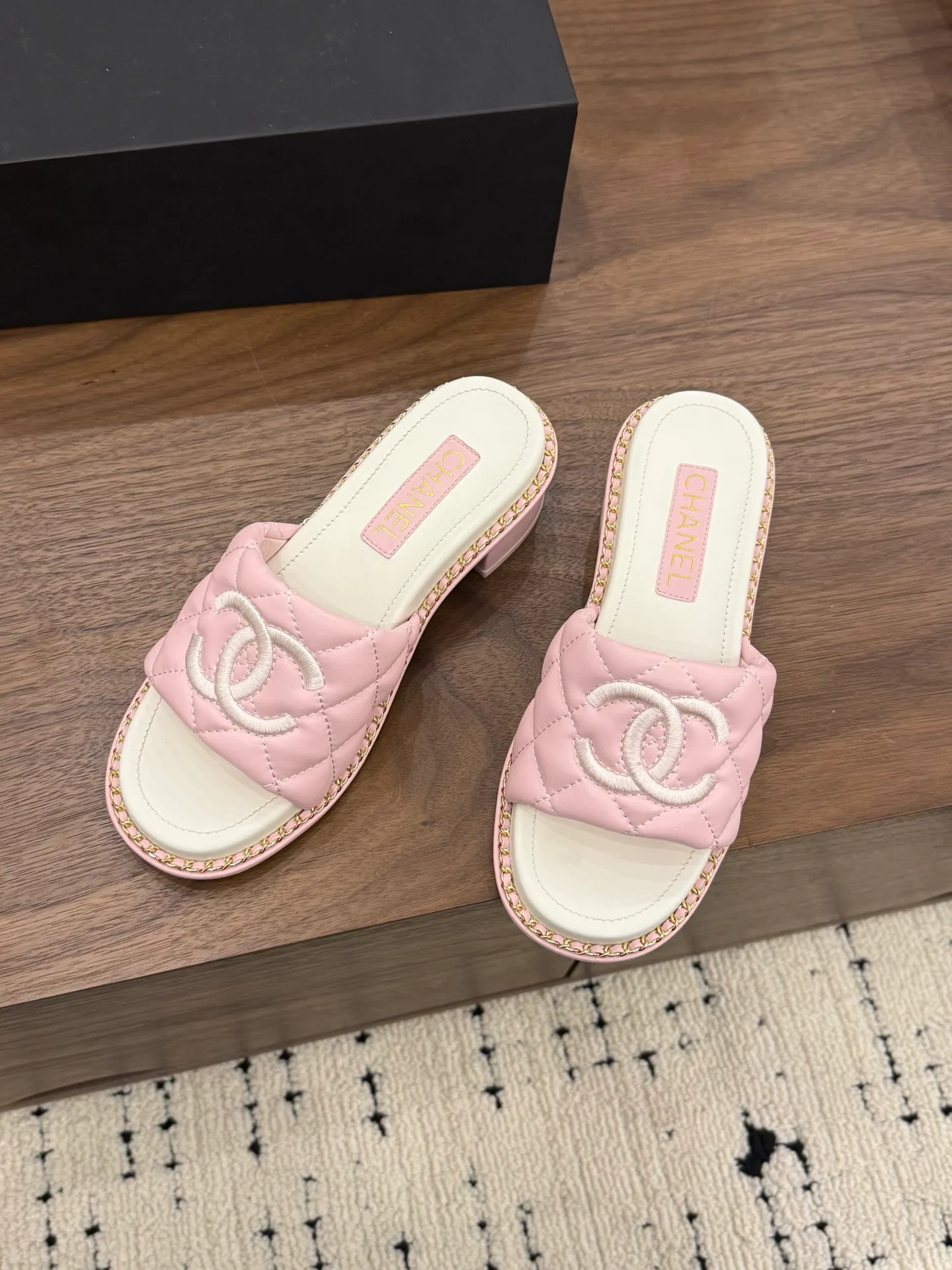 Сандалии Женские Chanel 11395095