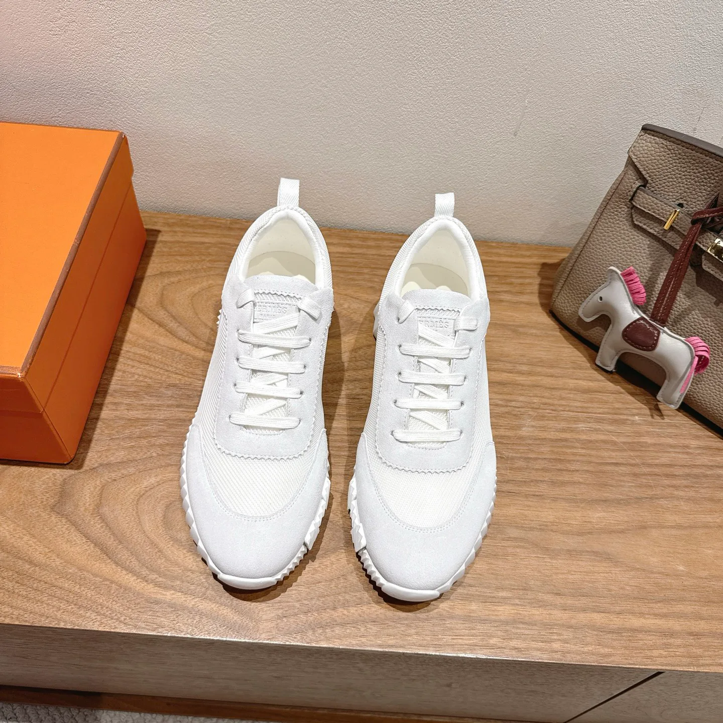 Кроссовки Женские Hermes 18729700