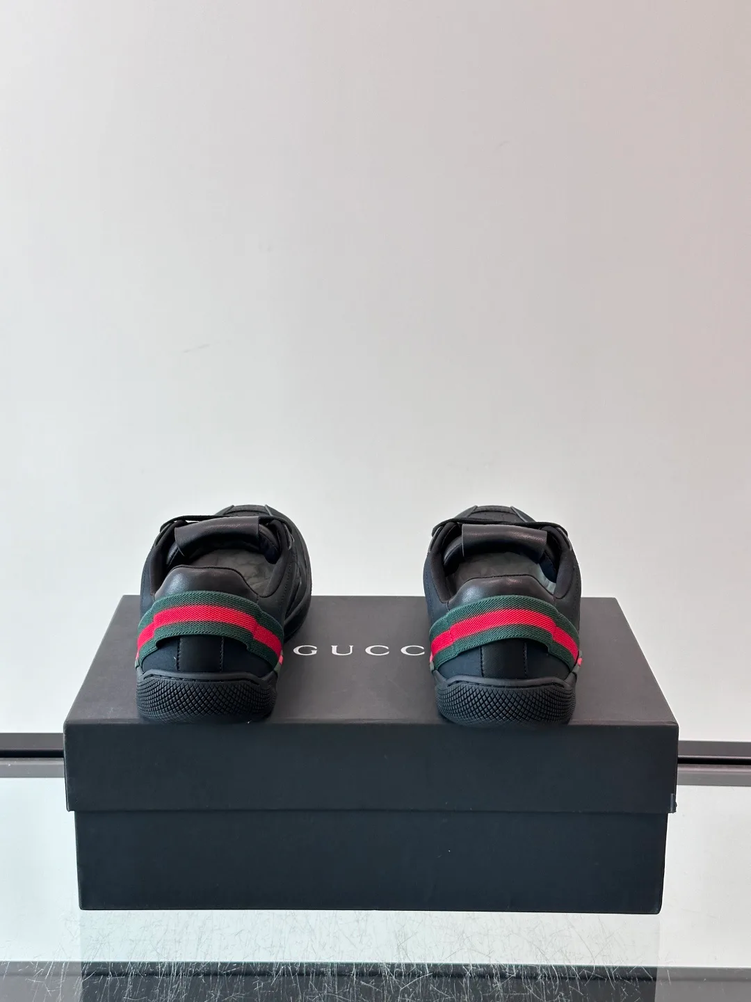 Кроссовки Женские Gucci 18449398