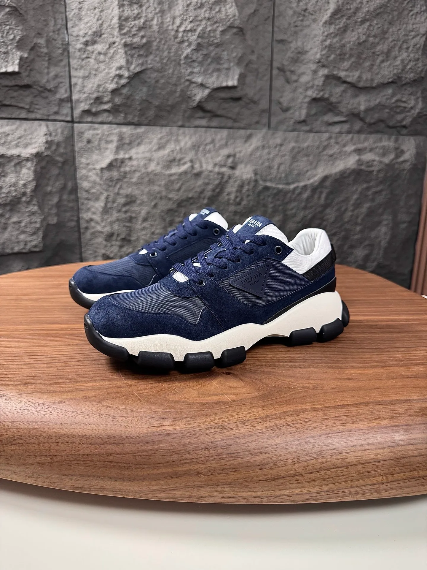 Кроссовки Мужские Prada 18880513