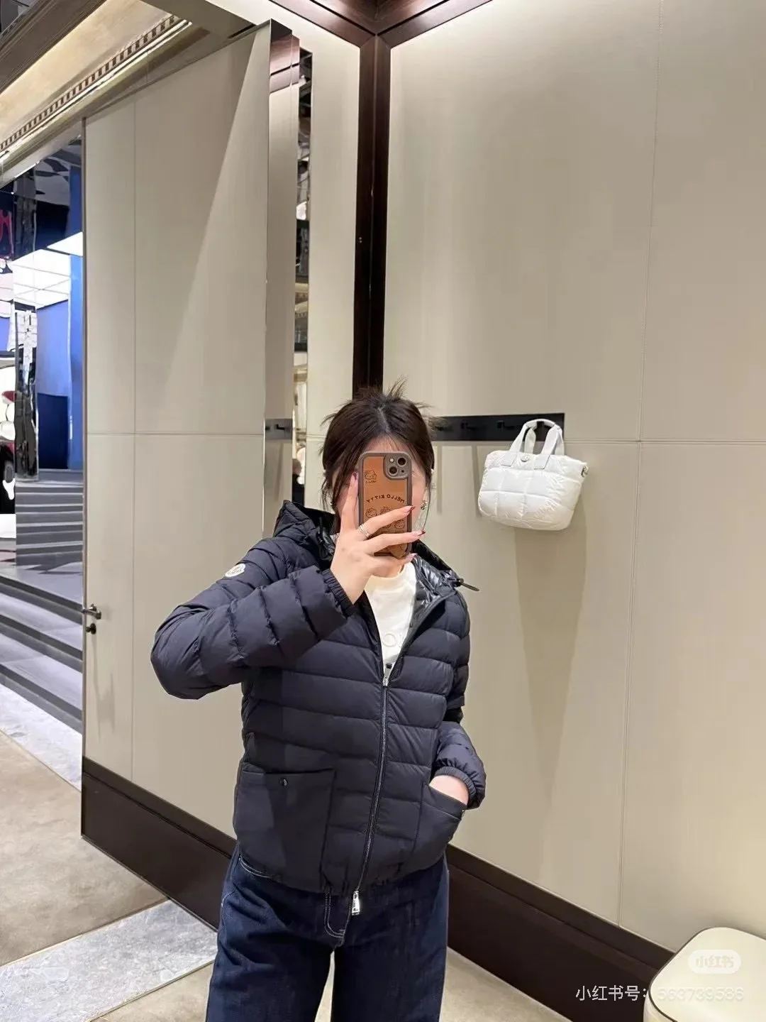 Куртки И Пуховики Женские Moncler 18486584