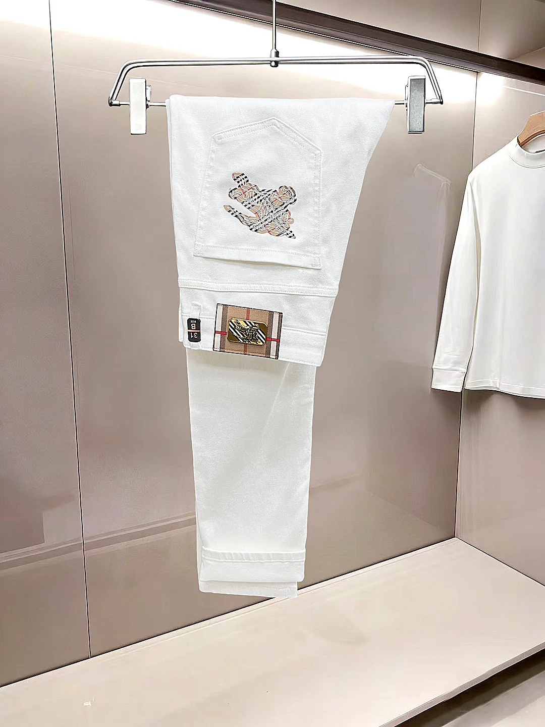 Джинсы Мужские Burberry 14296506