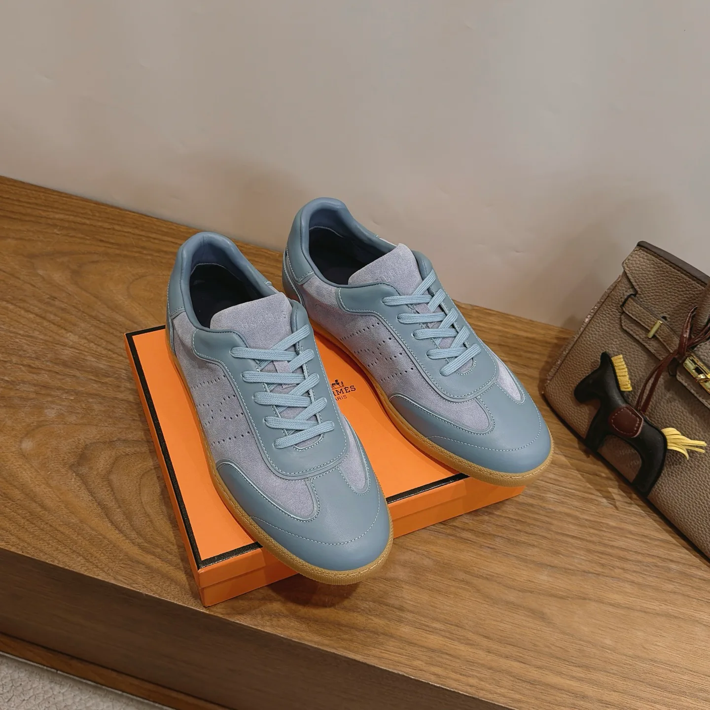 Кроссовки Женские Hermes 18230937