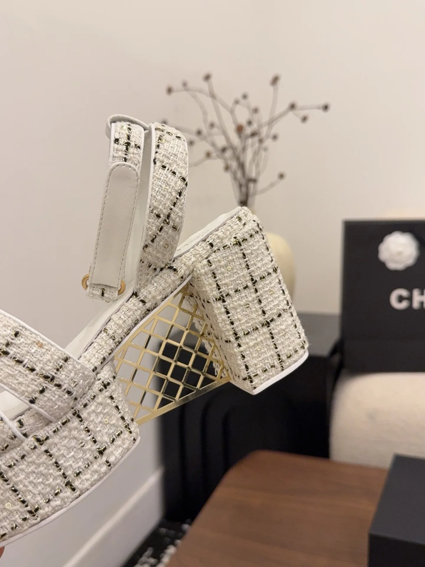 Сандалии Женские Chanel 10807689