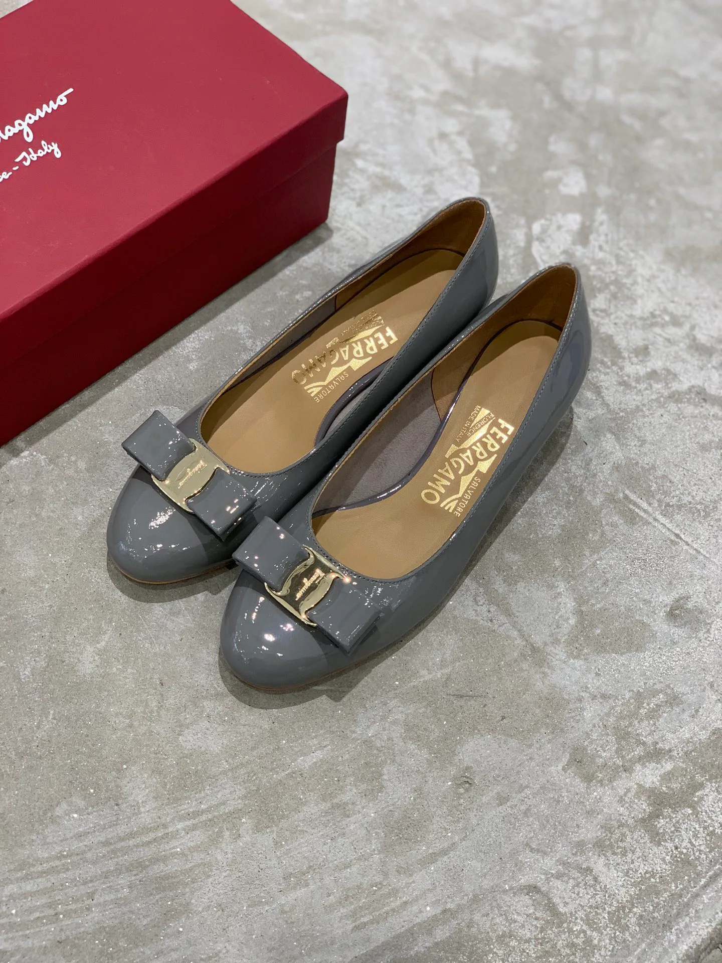 Туфли Женские Salvatore Ferragamo 18340713