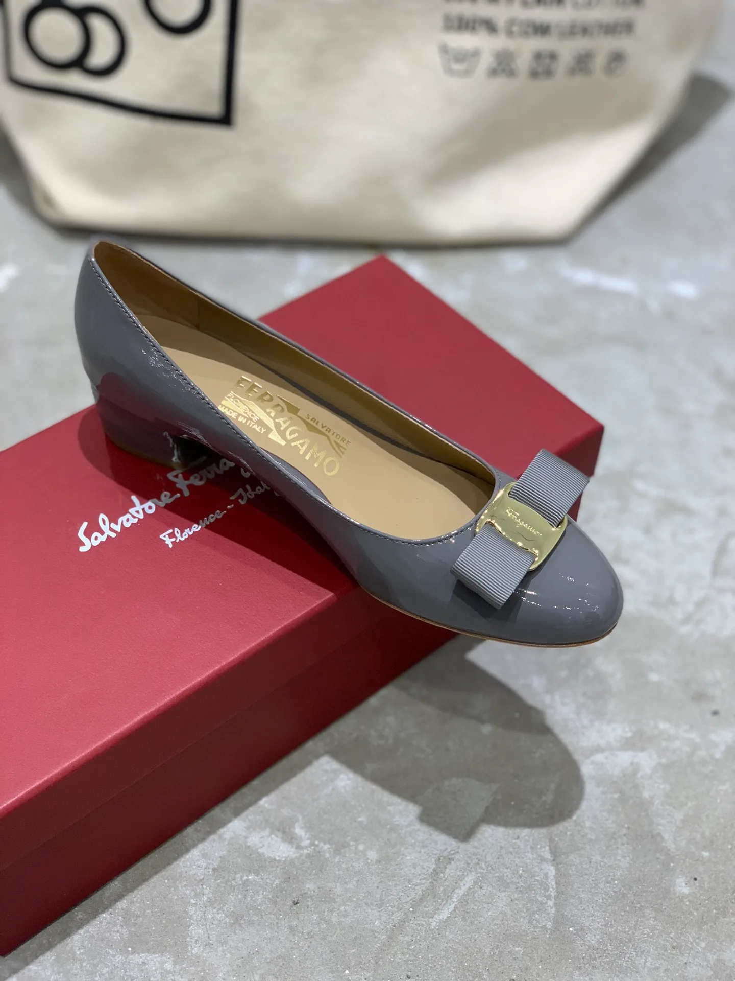 Балетки Женские Salvatore Ferragamo 18340672