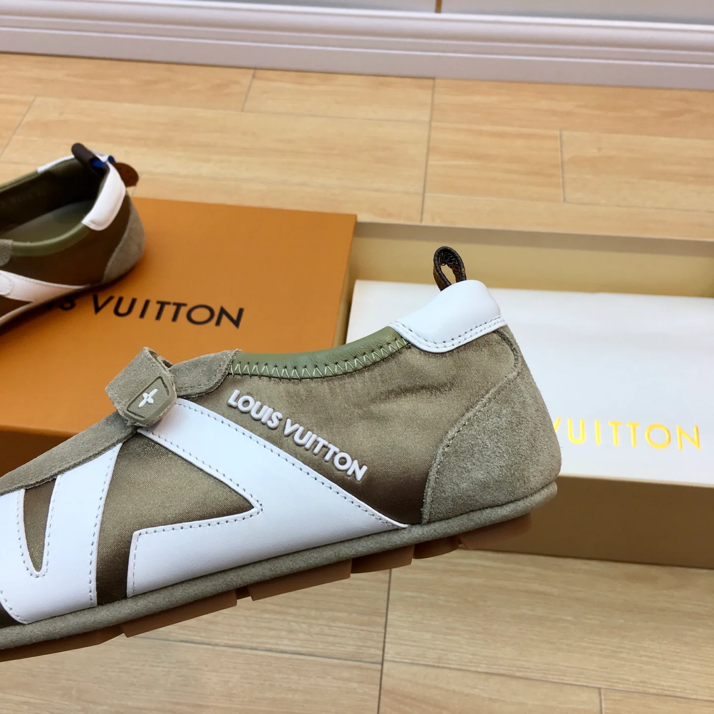 Балетки Женские Louis Vuitton 11410202