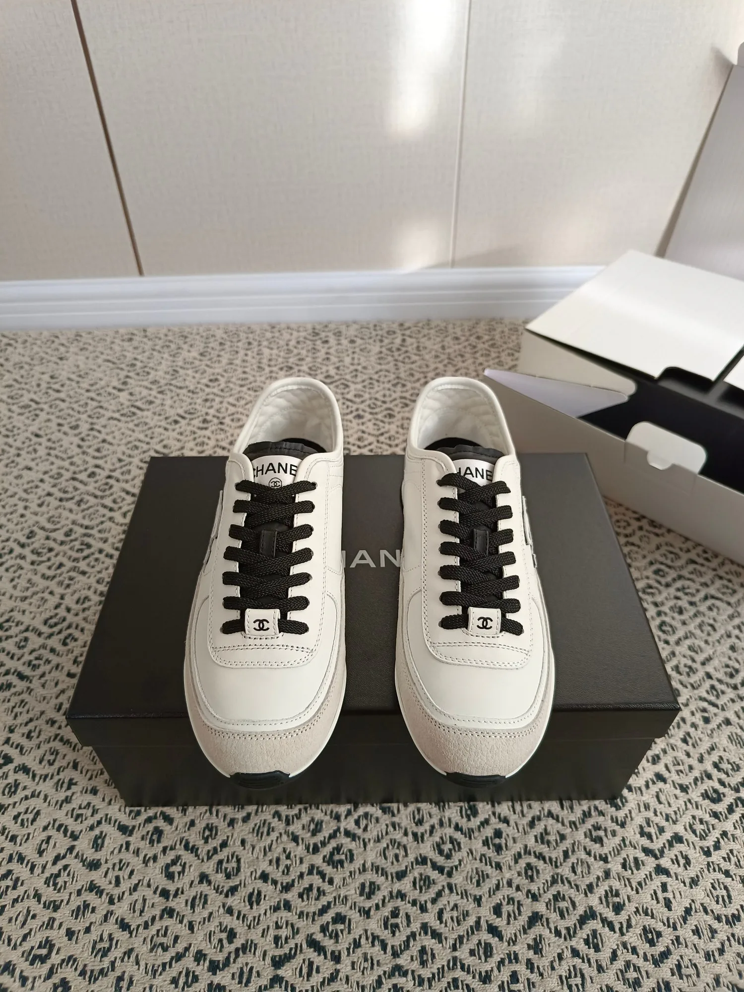 Кроссовки Женские Chanel 18274008