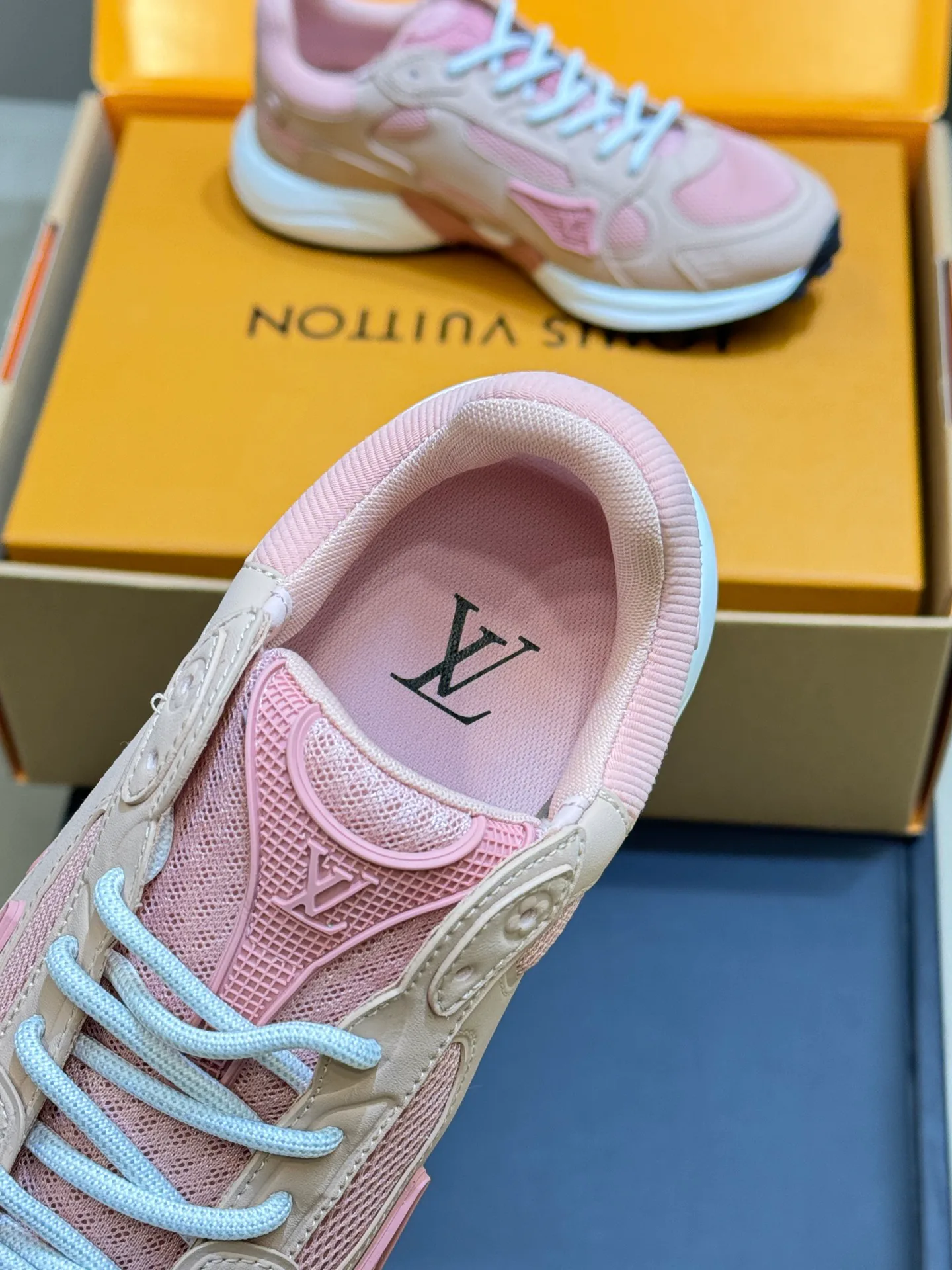 Кроссовки Женские Louis Vuitton 11269987