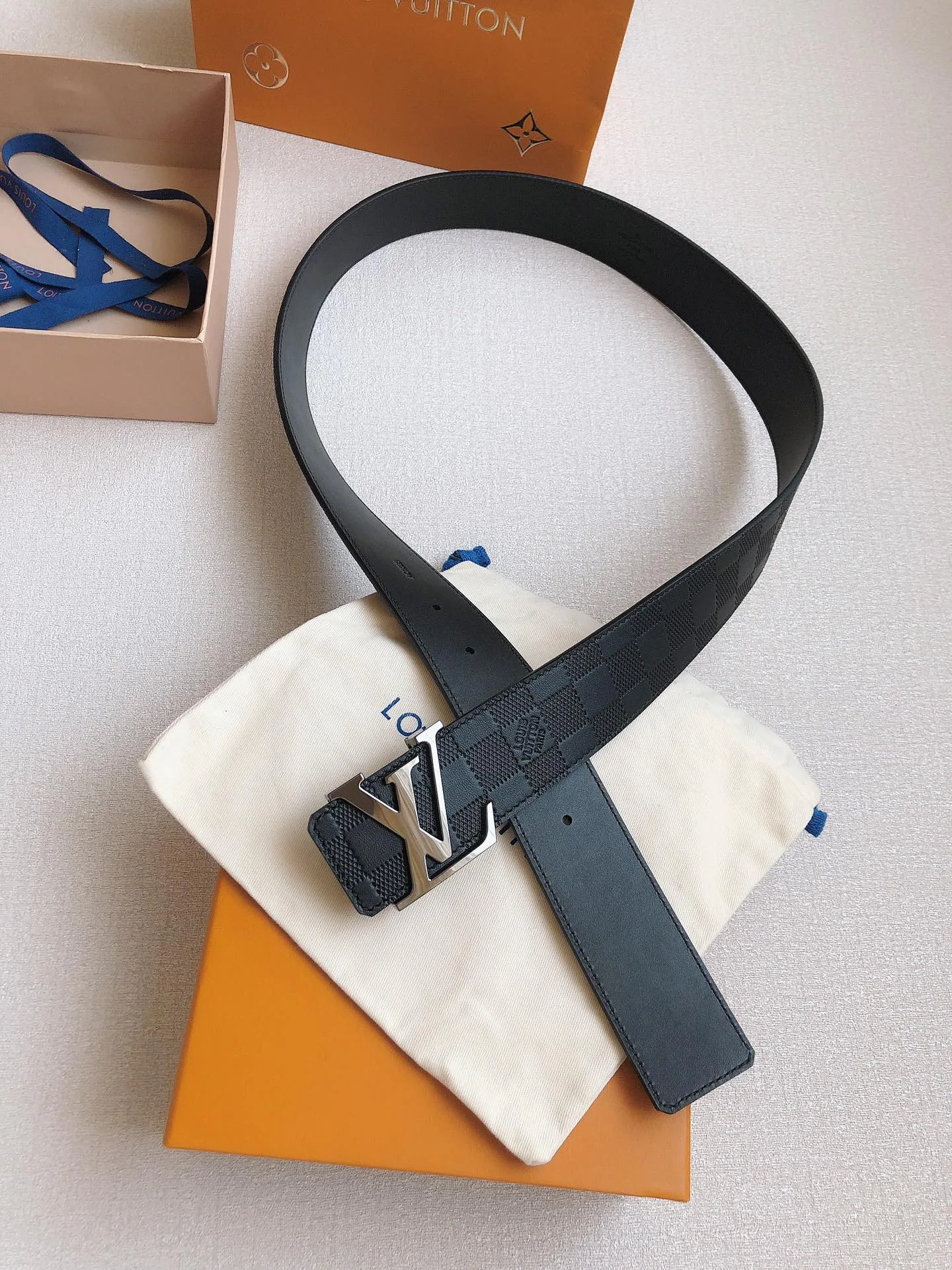 Ремни Louis Vuitton 14563620