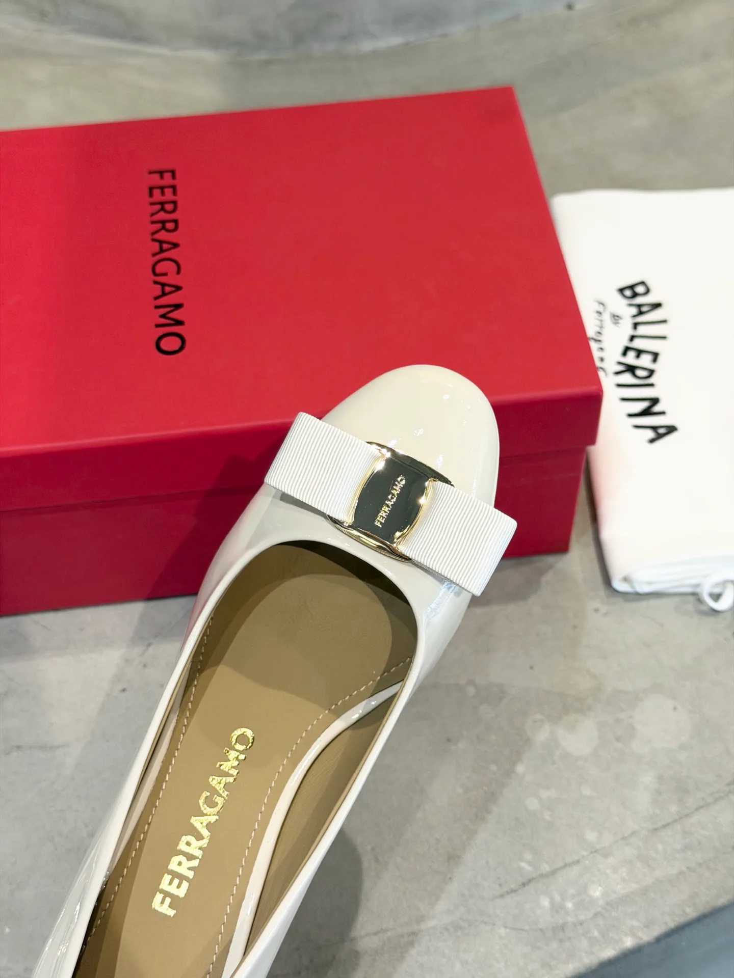 Туфли Женские Salvatore Ferragamo 11675379