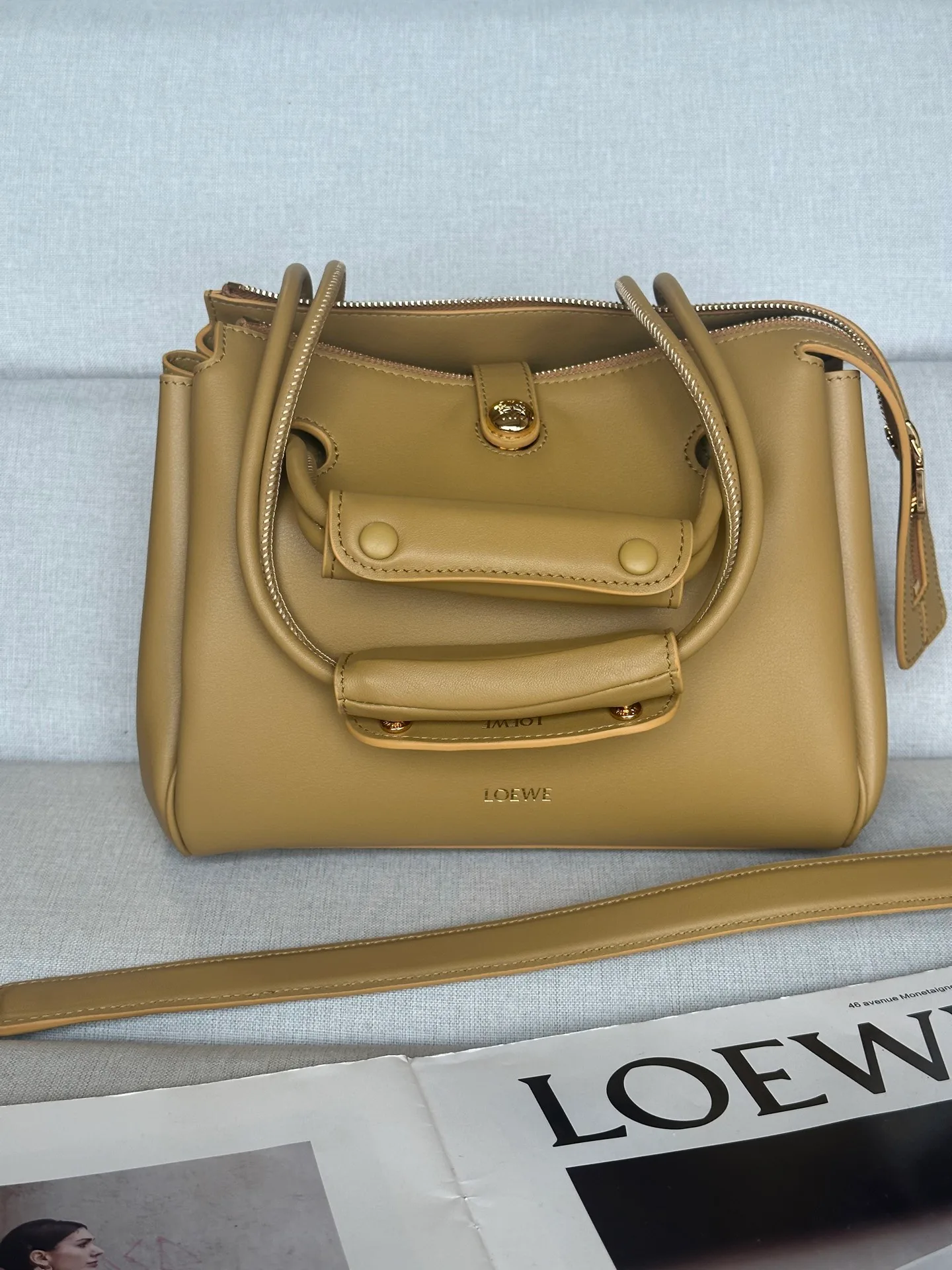 Классические Сумки Женские Loewe 1889714