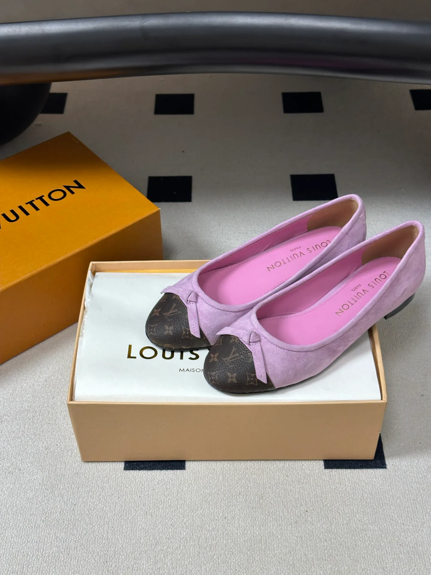 Балетки Женские Louis Vuitton 18049408