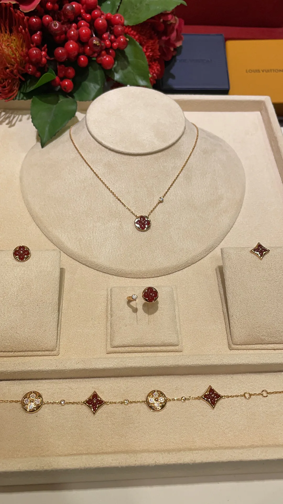 Бижутерия Louis Vuitton 4213