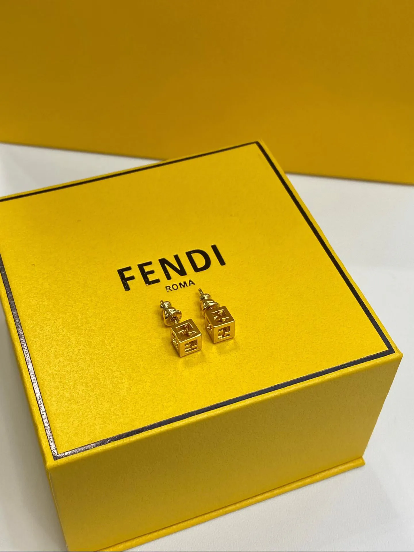 Бижутерия Fendi 18123182