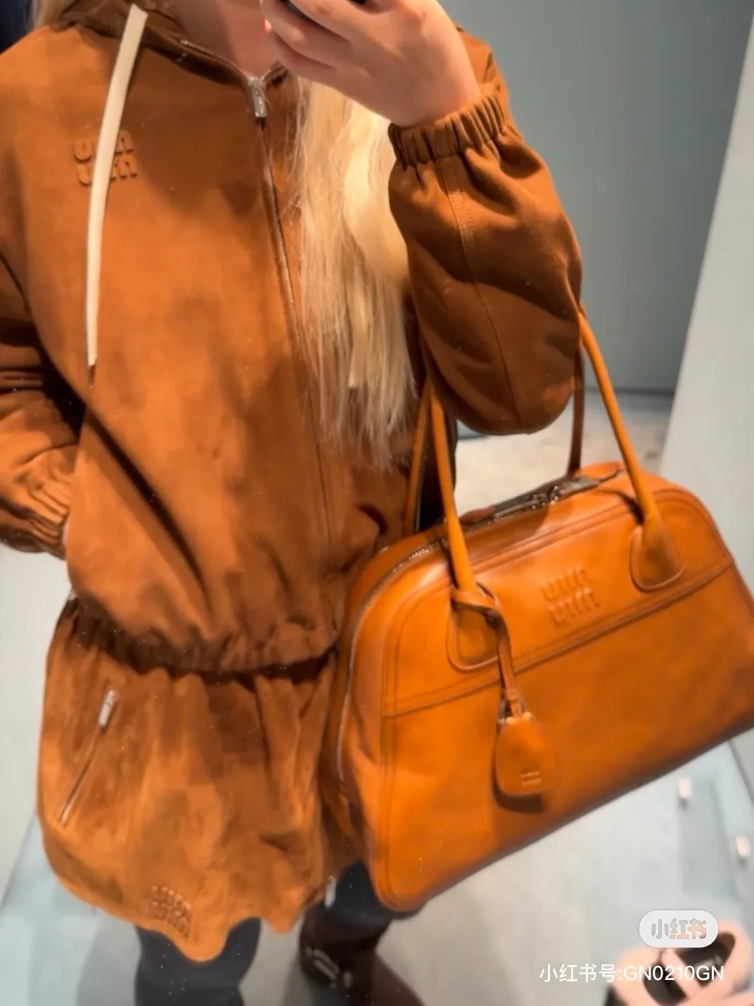 Куртки И Пуховики Женские Miu Miu 17995883