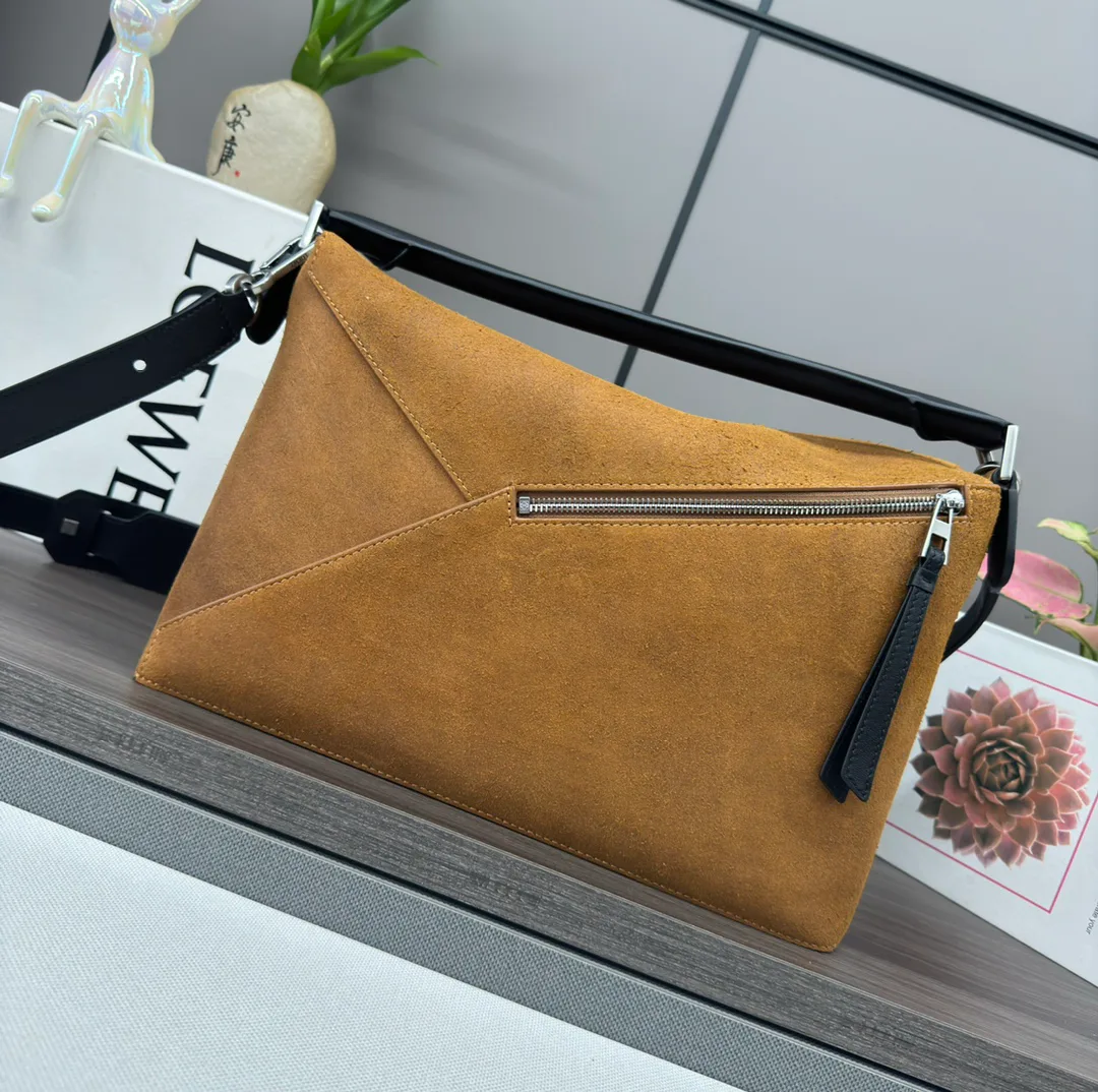 Классические Сумки Женские Loewe 18030367