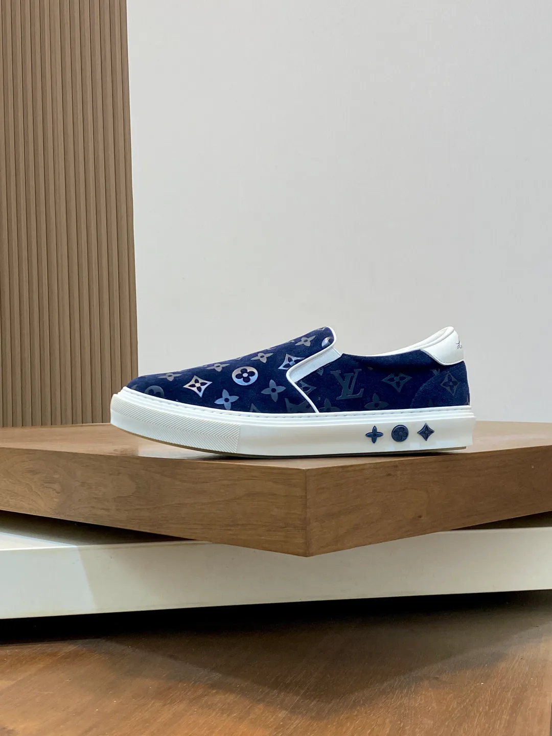Кроссовки Мужские Louis Vuitton 17934202