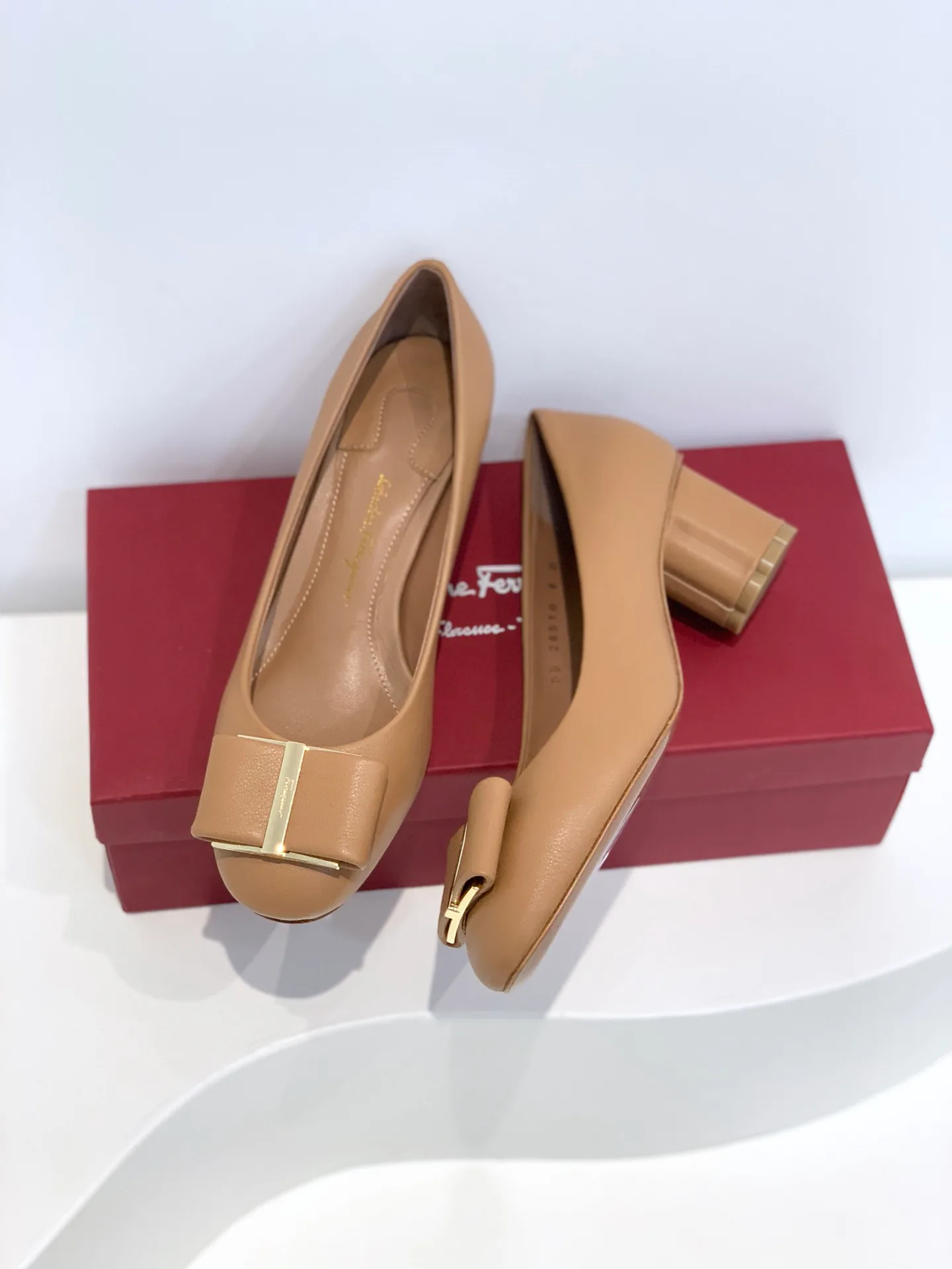 Туфли Женские Salvatore Ferragamo 11675503