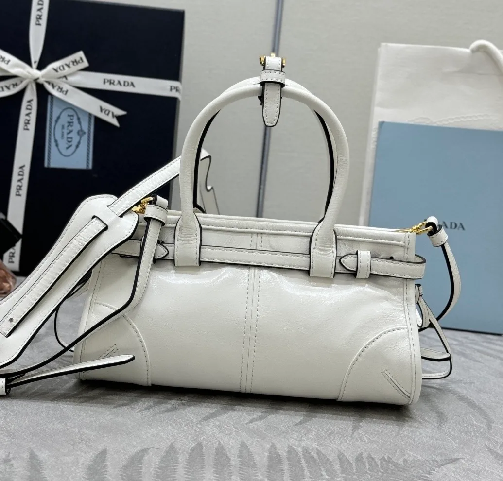 Сумки На Ремне Женские Prada 11682127