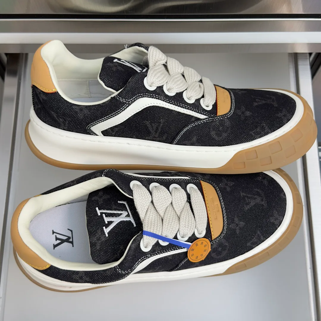 Кроссовки Мужские Louis Vuitton 18703772