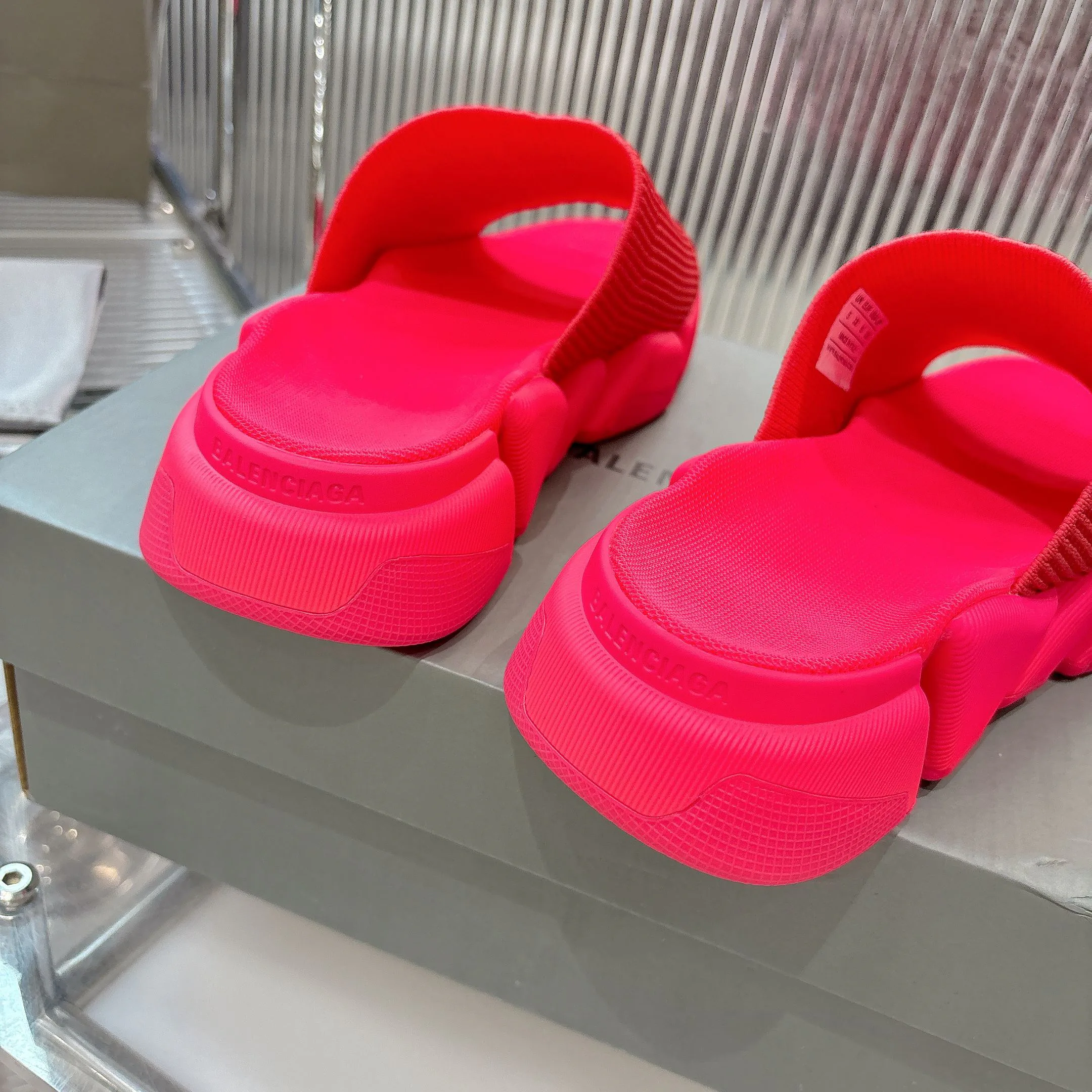 Шлепанцы Женские Balenciaga 12962277