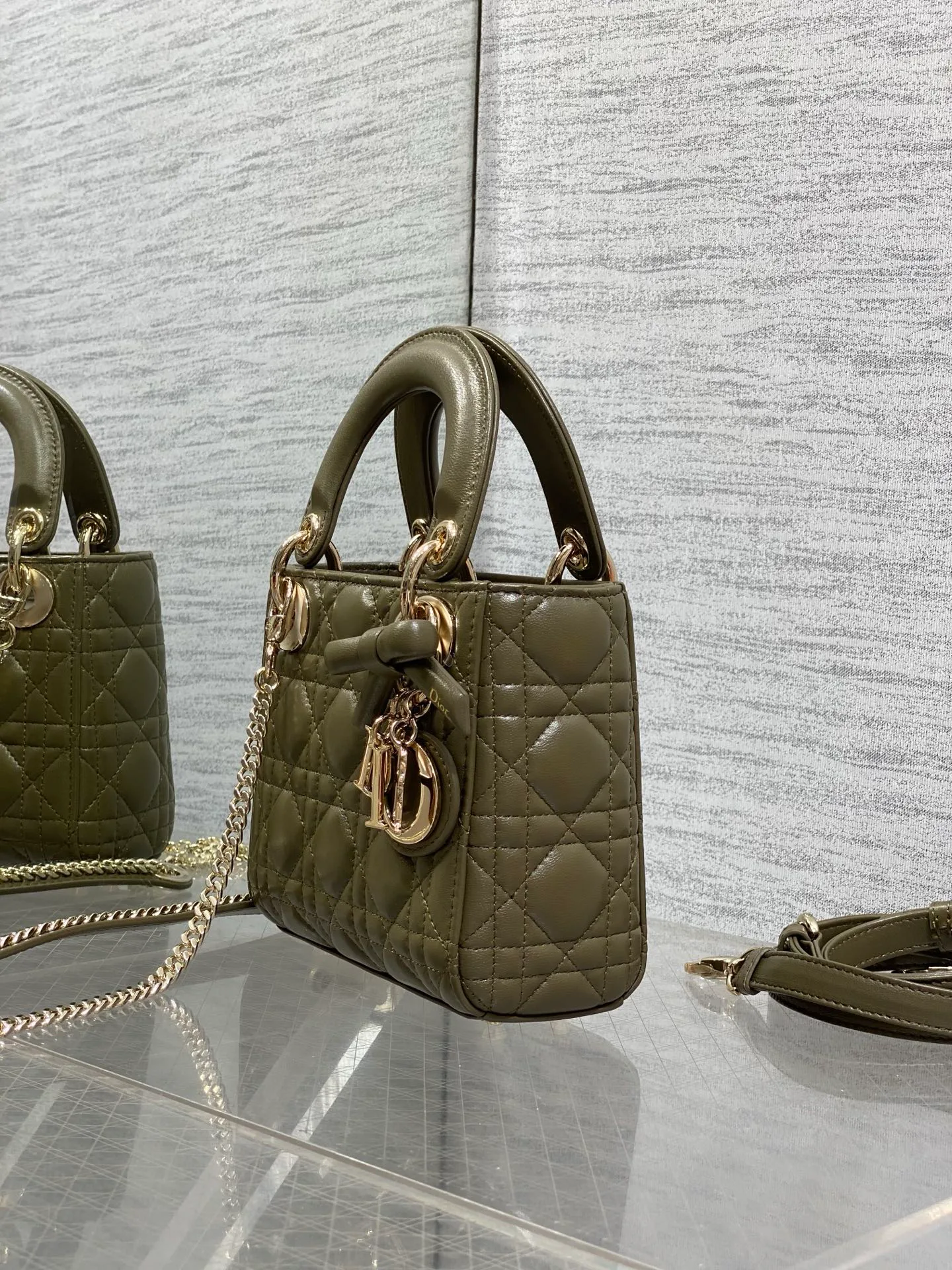 Классические Сумки Женские Christian Dior 17601505