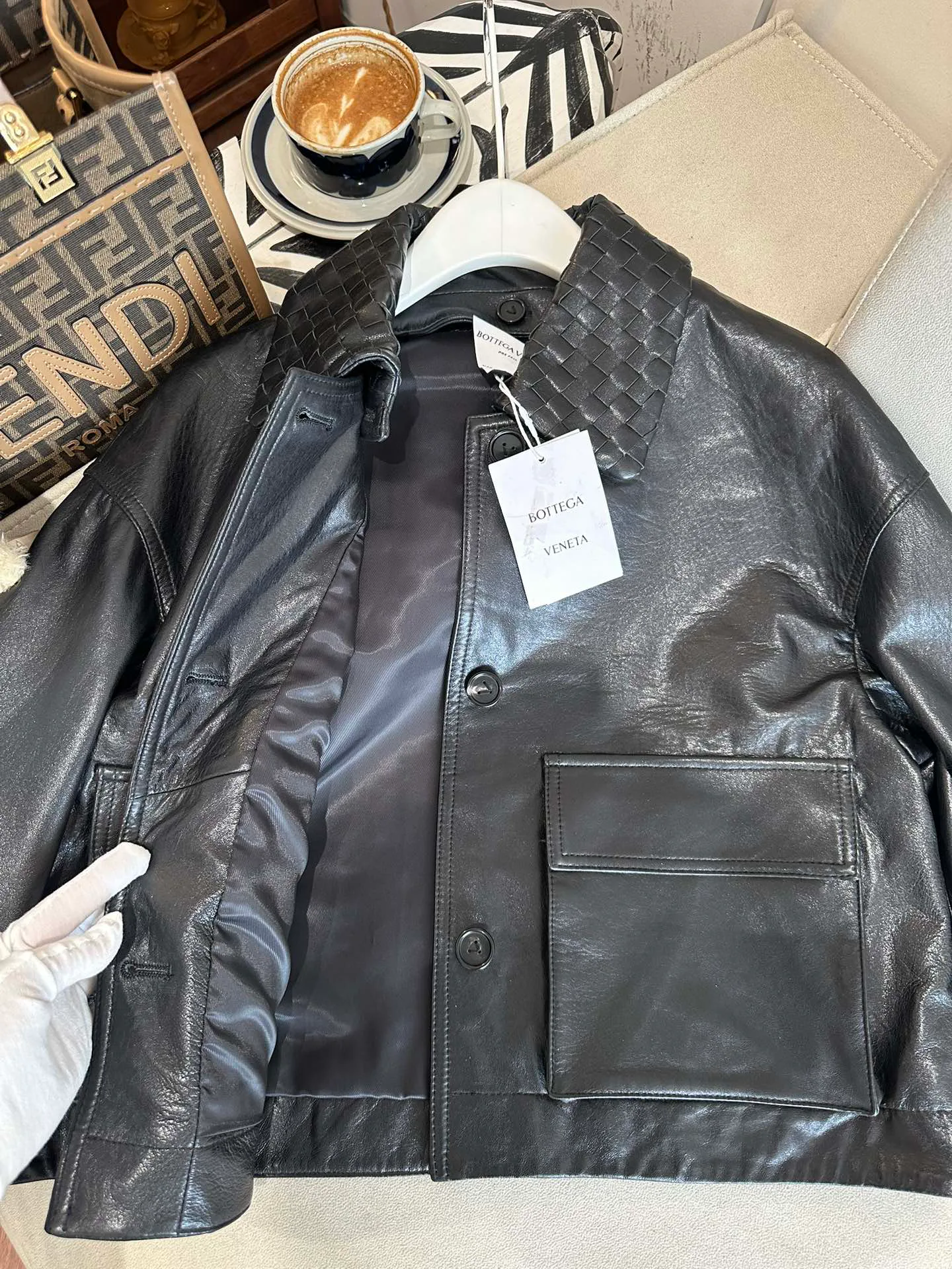 Кожаные Куртки И Дублёнки Женские Bottega Veneta 5393115